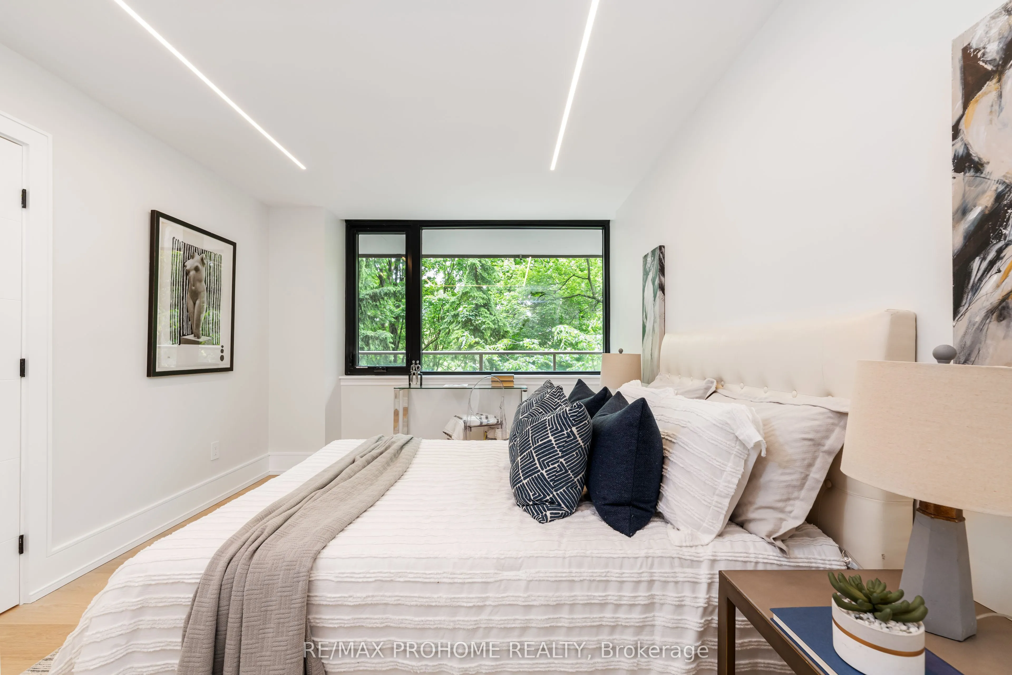 66 Collier Street, #2D