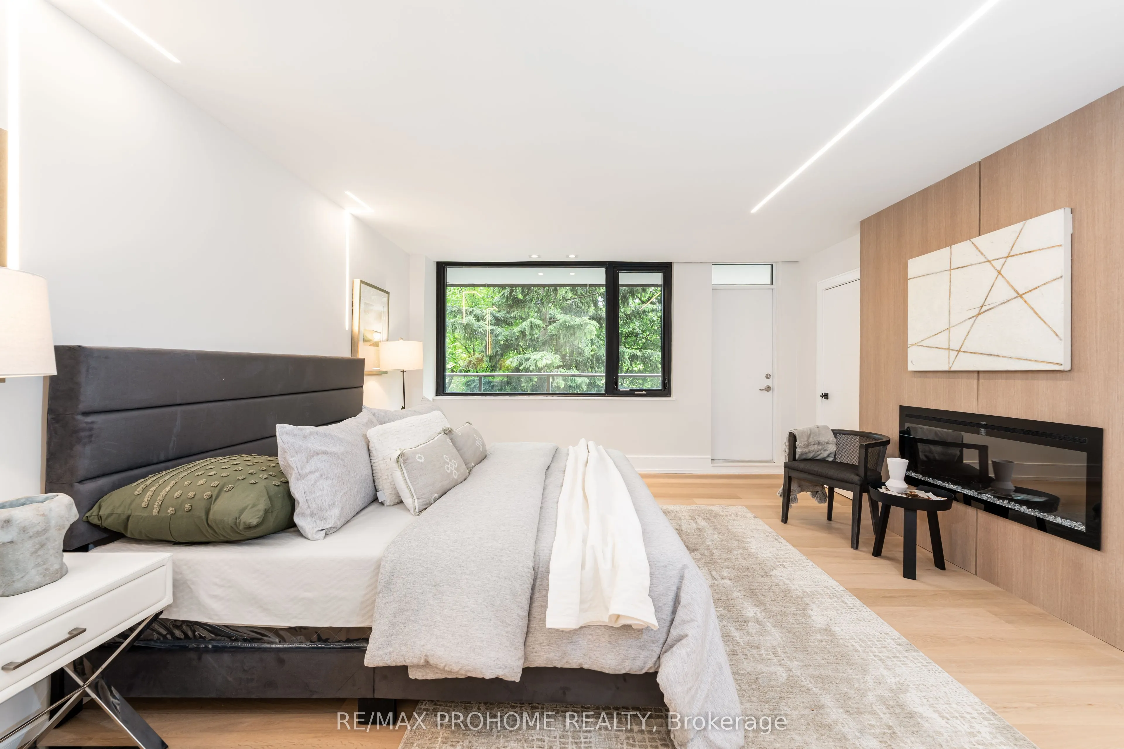 66 Collier Street, #2D