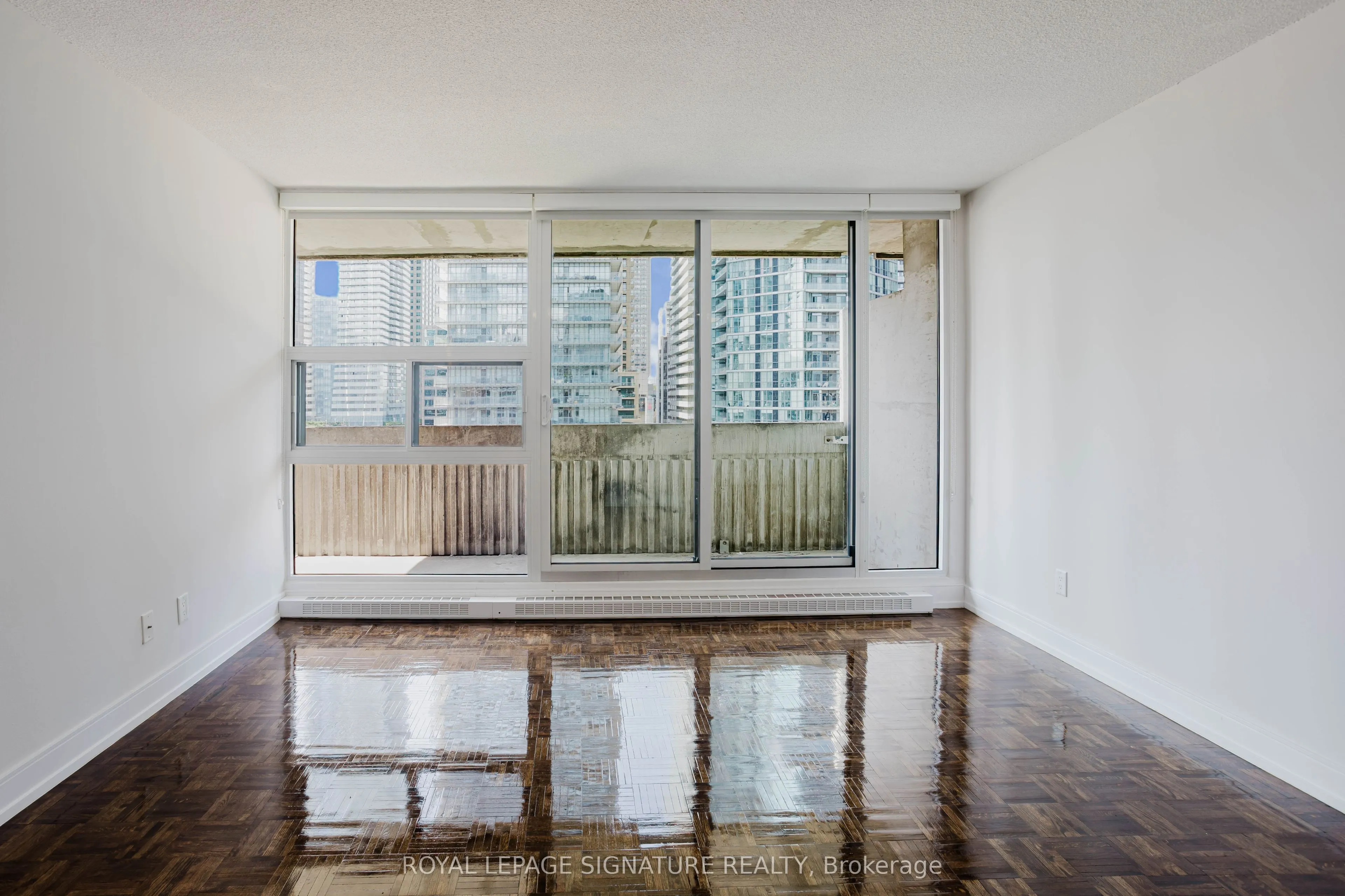 33 Isabella Street, #1806