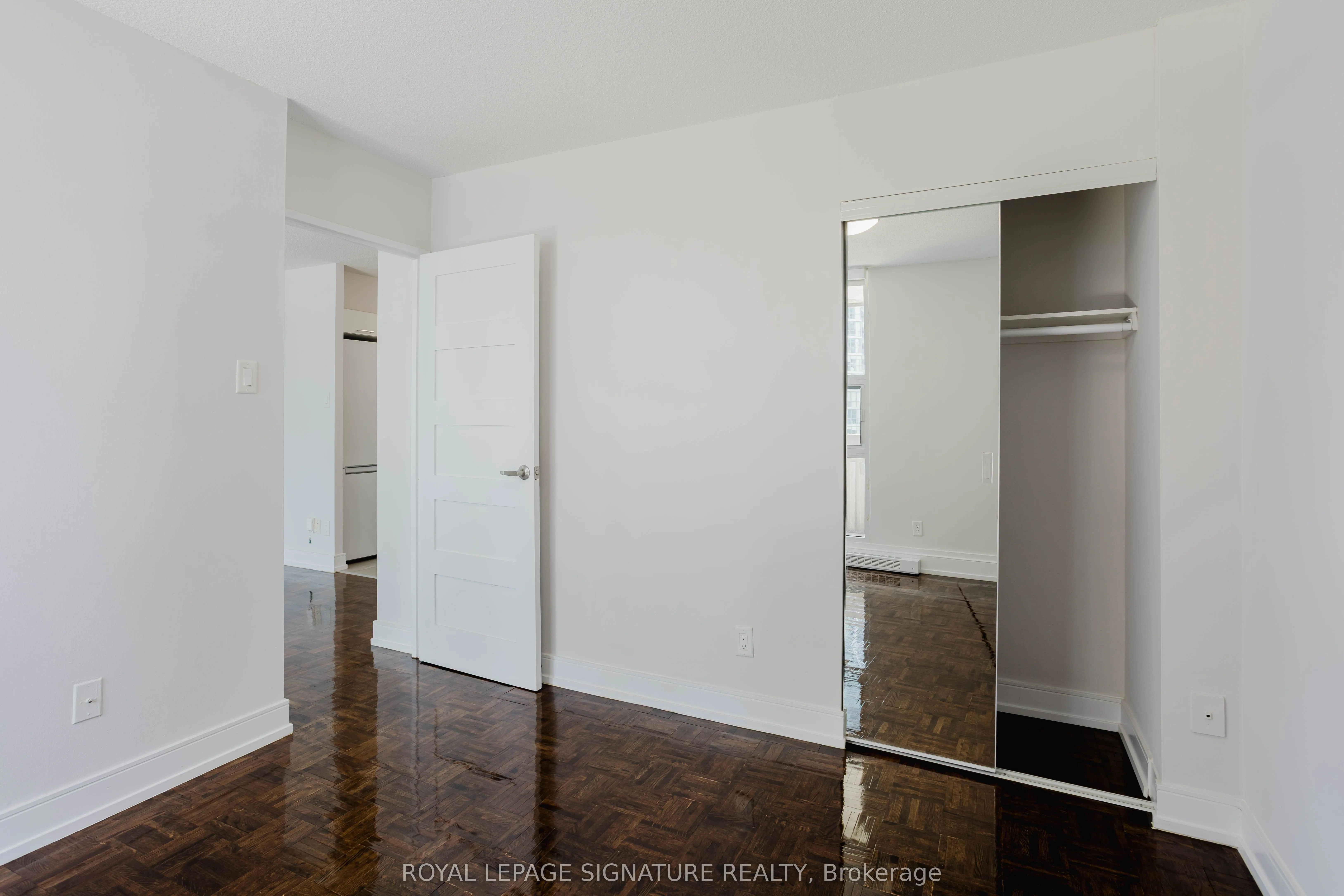 33 Isabella Street, #1806
