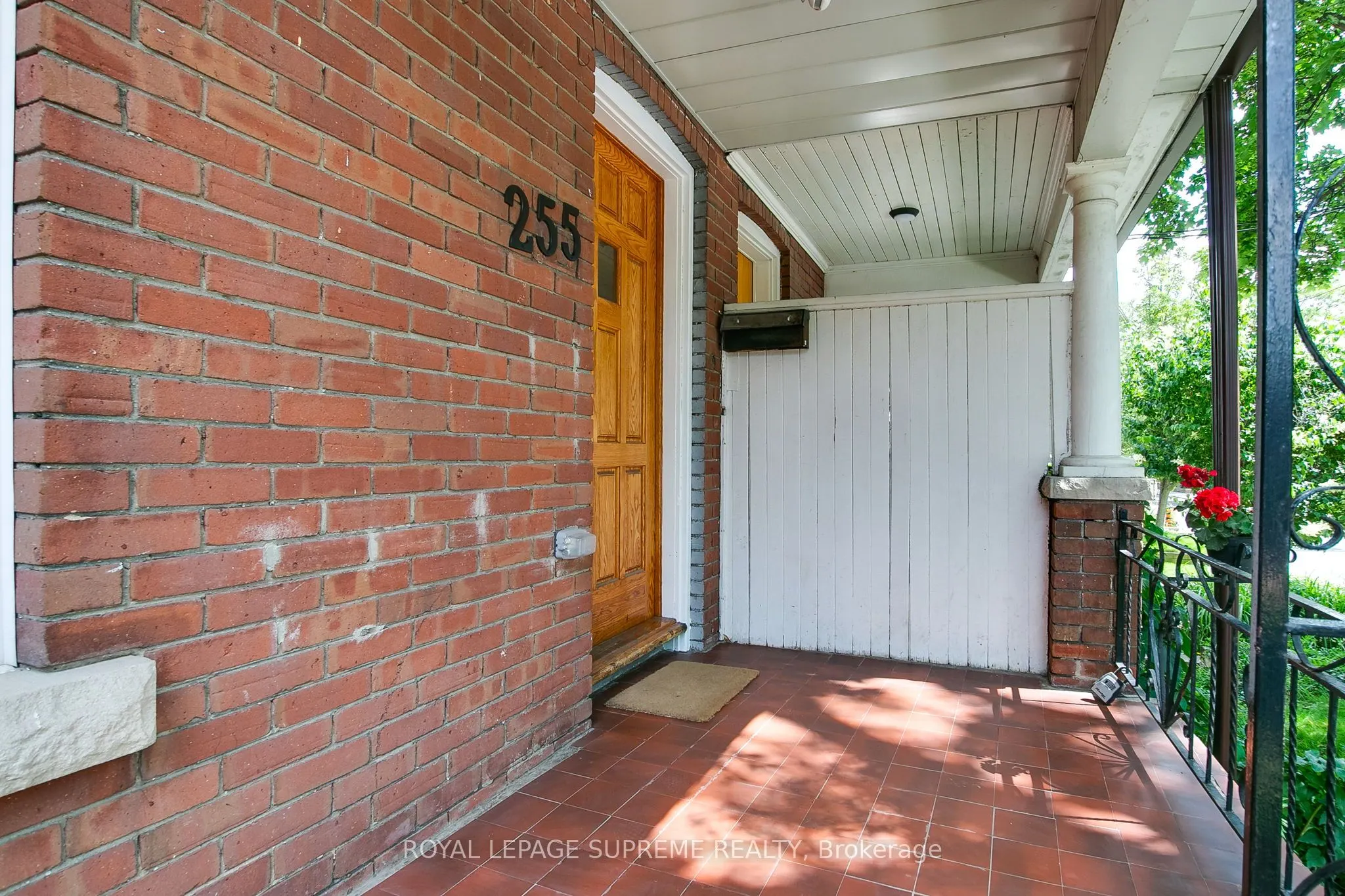 255 Howland Avenue