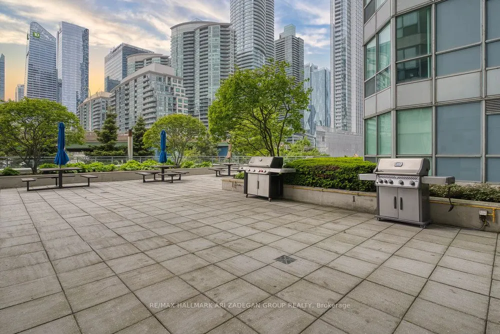 230 Queens Quay W, #1518