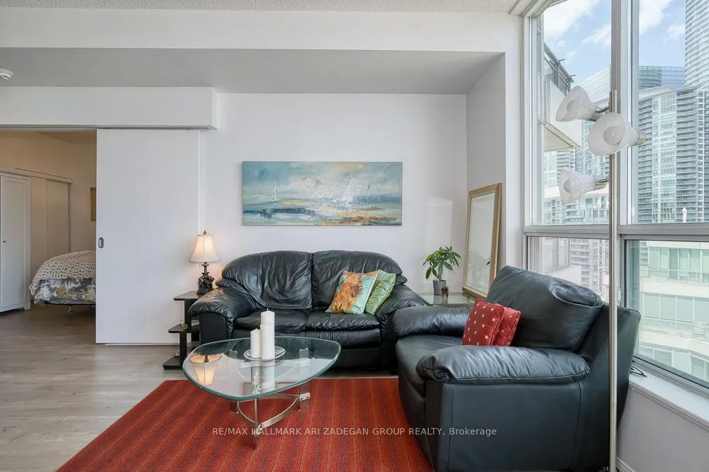 230 Queens Quay W, #1518