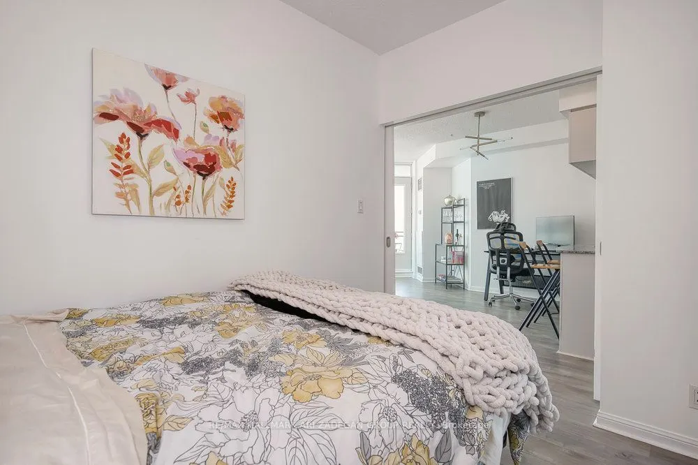 230 Queens Quay W, #1518