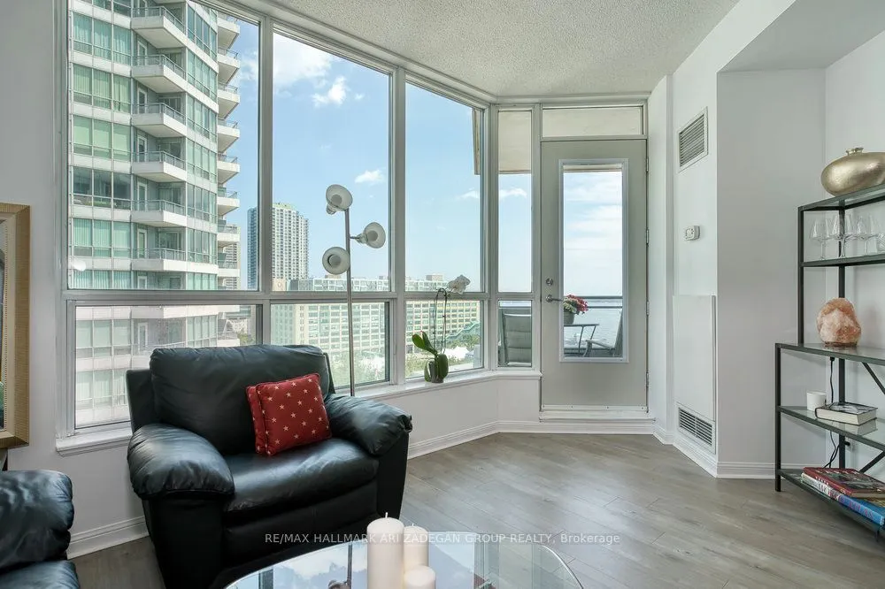 230 Queens Quay W, #1518