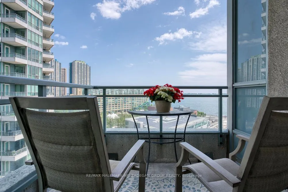 230 Queens Quay W, #1518