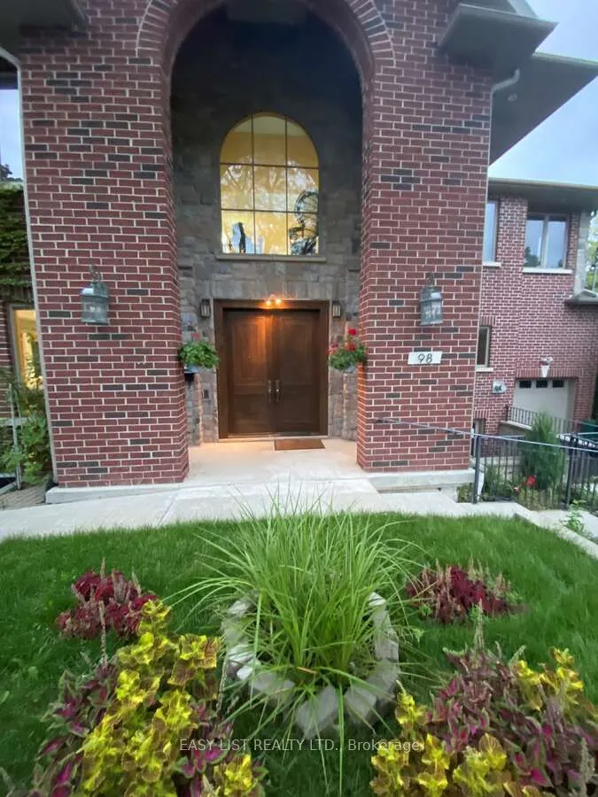 98 Burbank Drive
