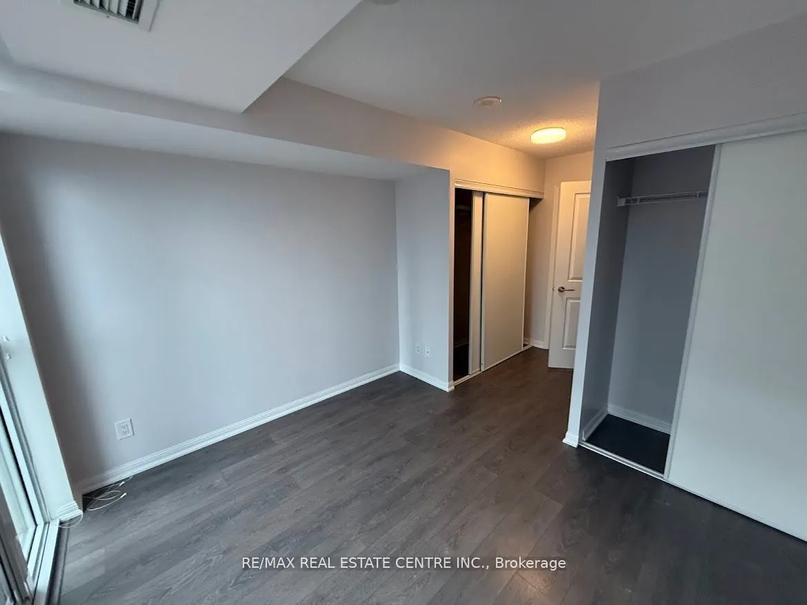 35 Bastion Street, #709
