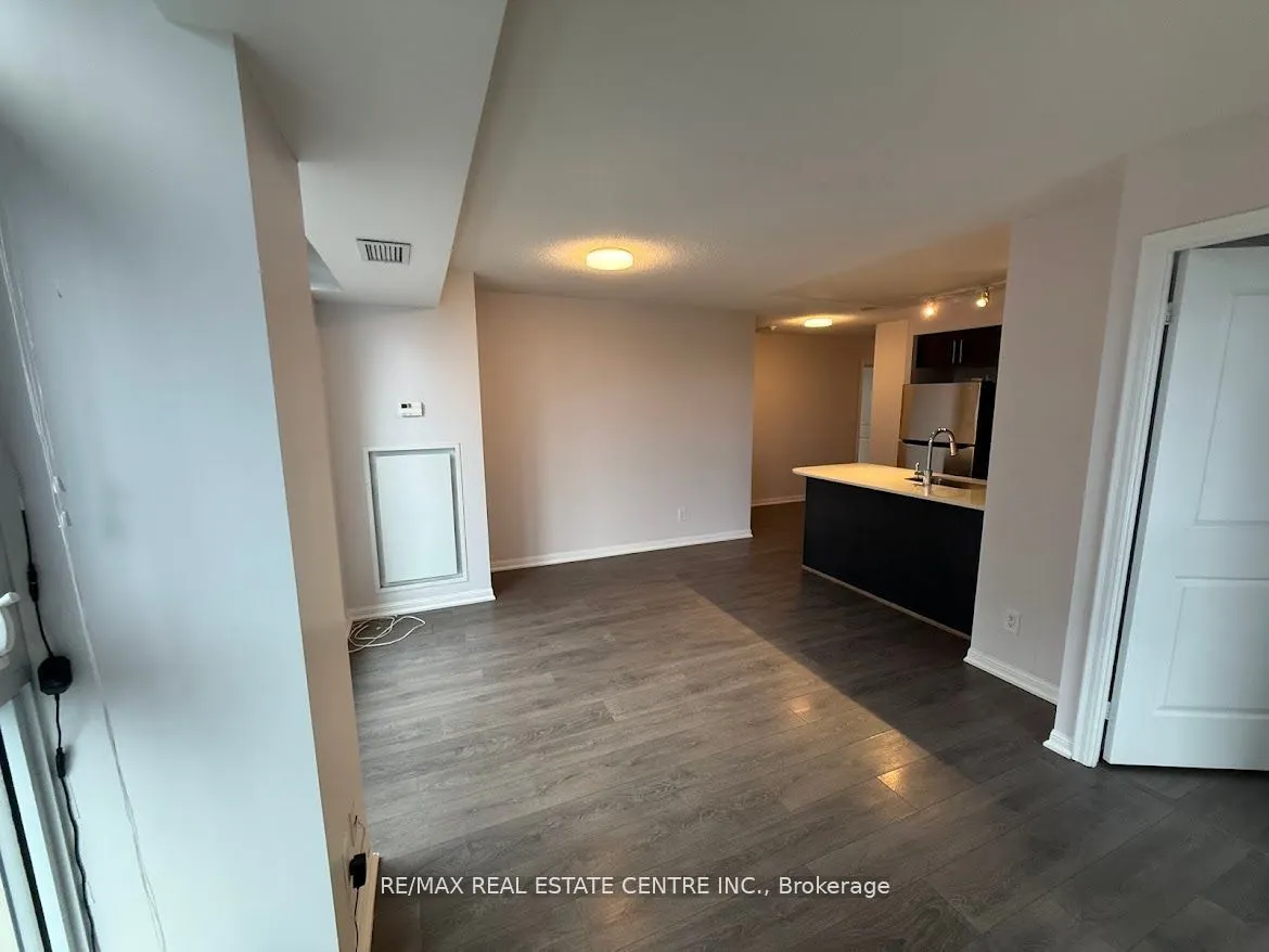 35 Bastion Street, #709