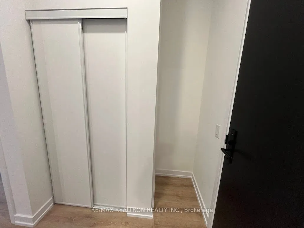 500 Dupont Street, #301