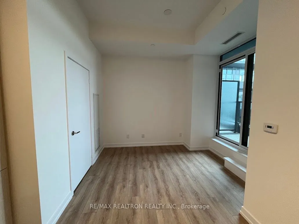 500 Dupont Street, #301
