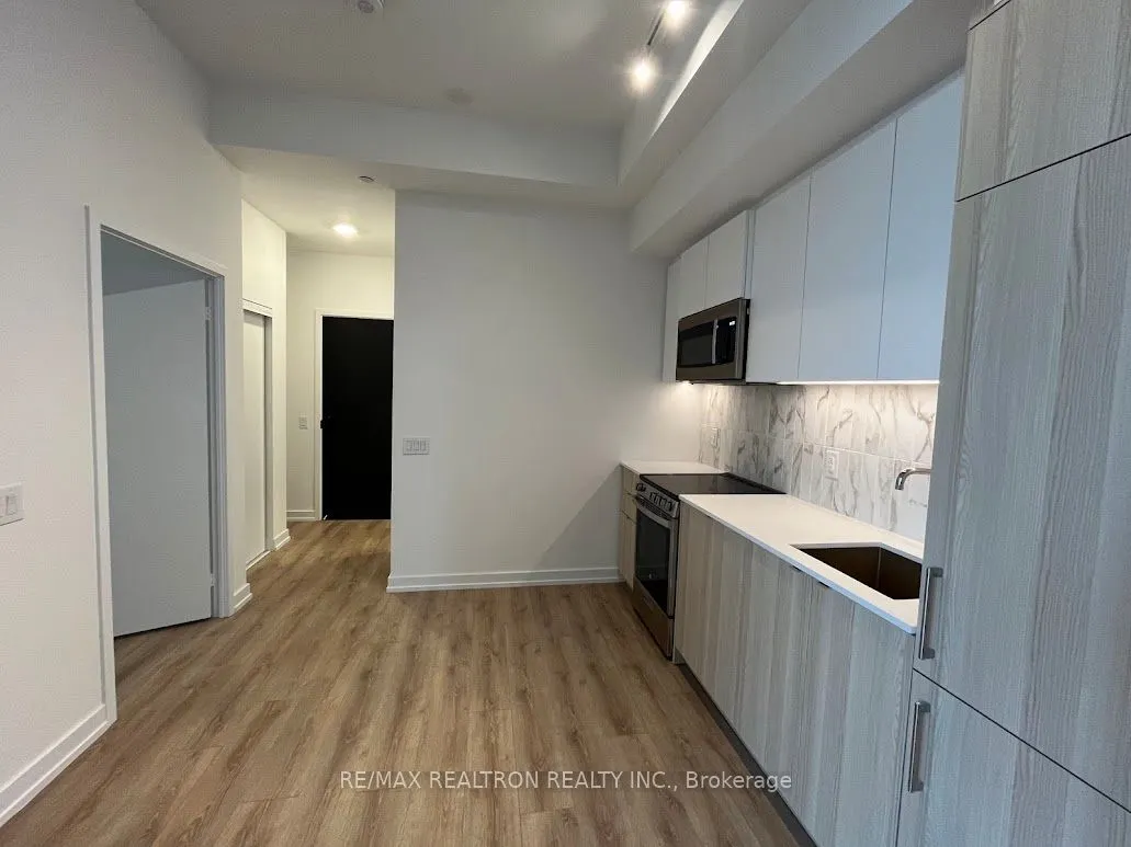 500 Dupont Street, #301