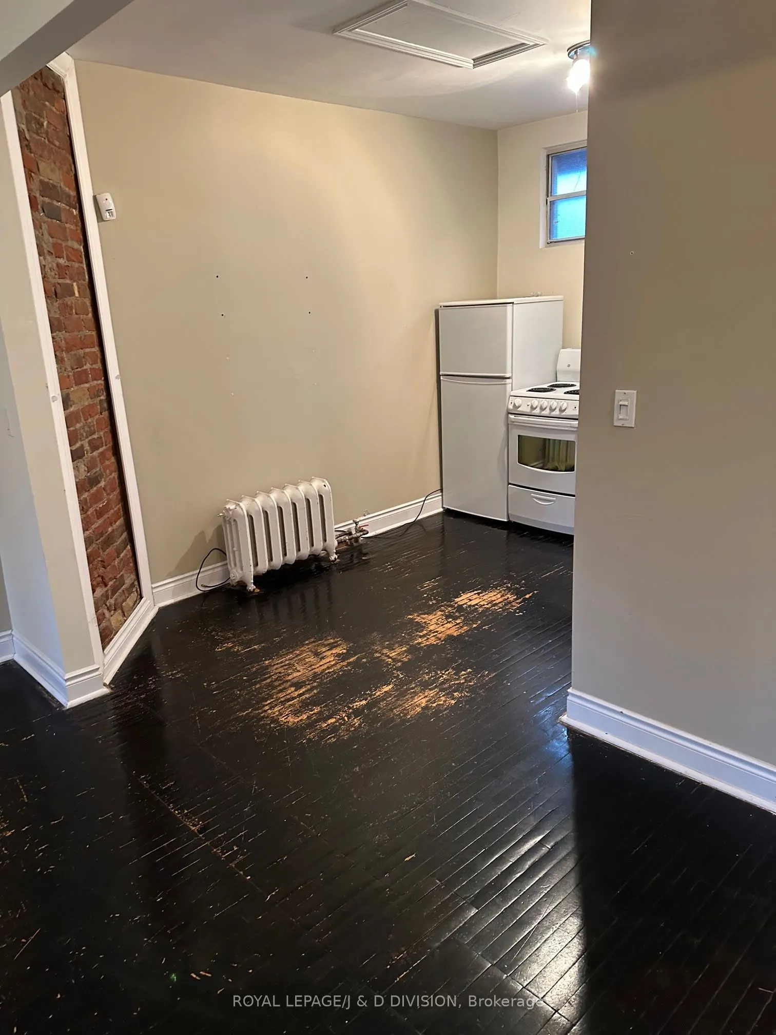 9 Irwin Avenue, #Upper