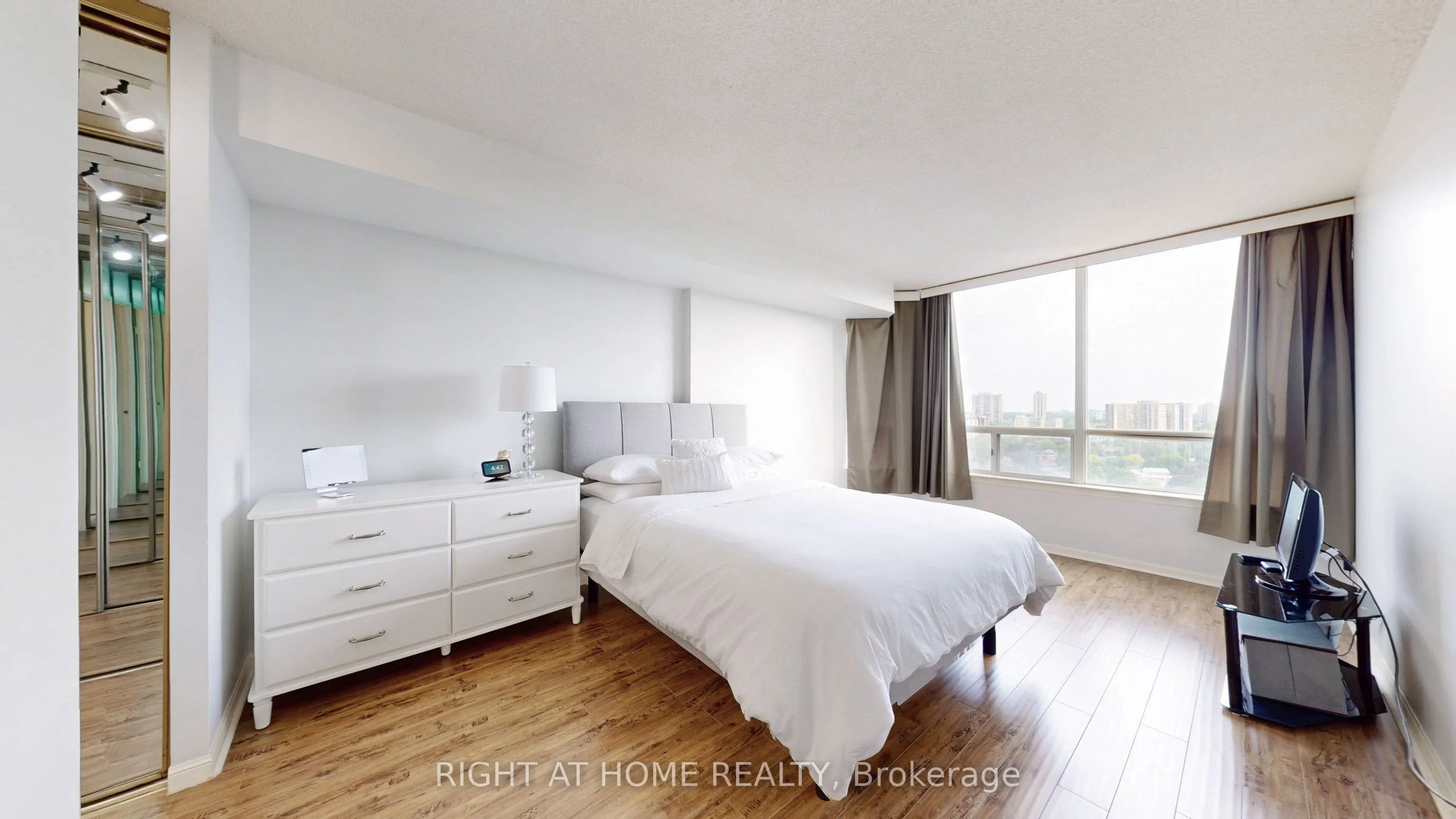 1121 Steeles Avenue W, #PH202