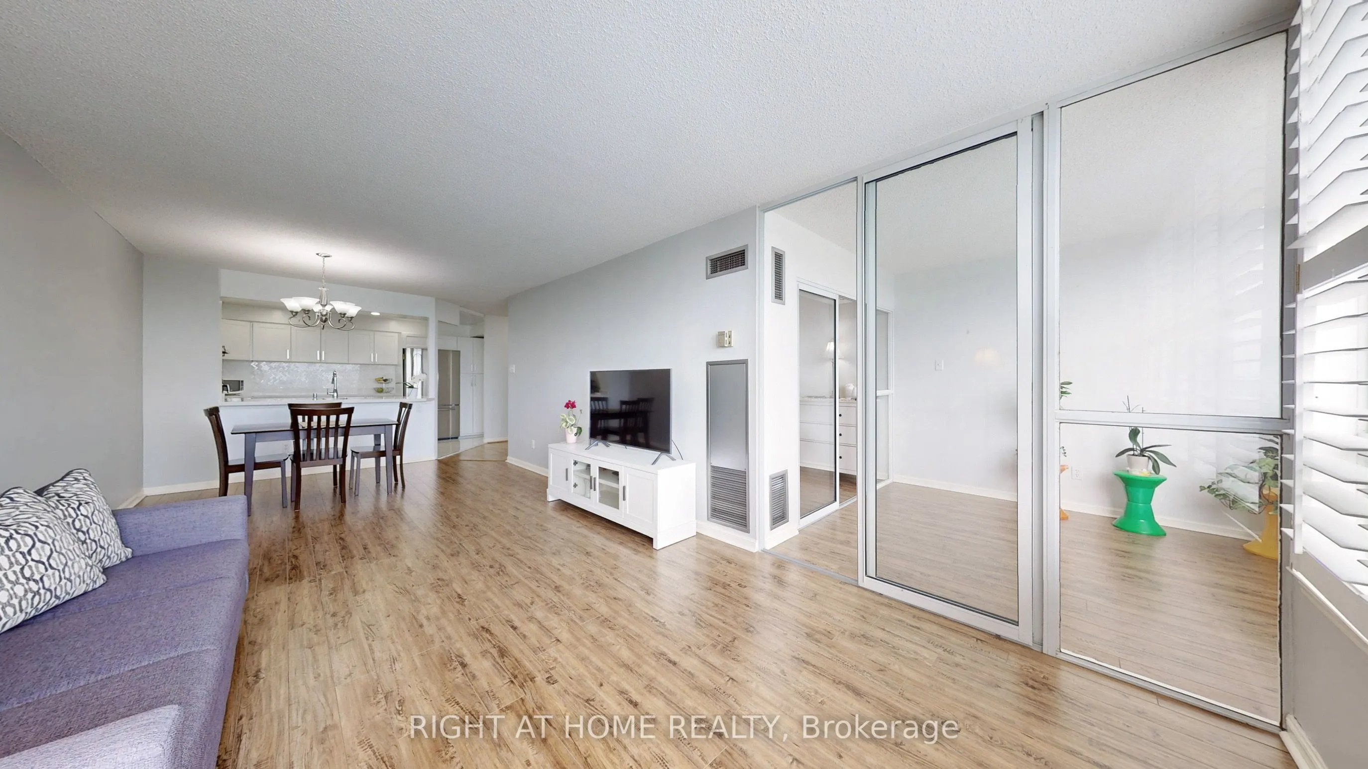 1121 Steeles Avenue W, #PH202