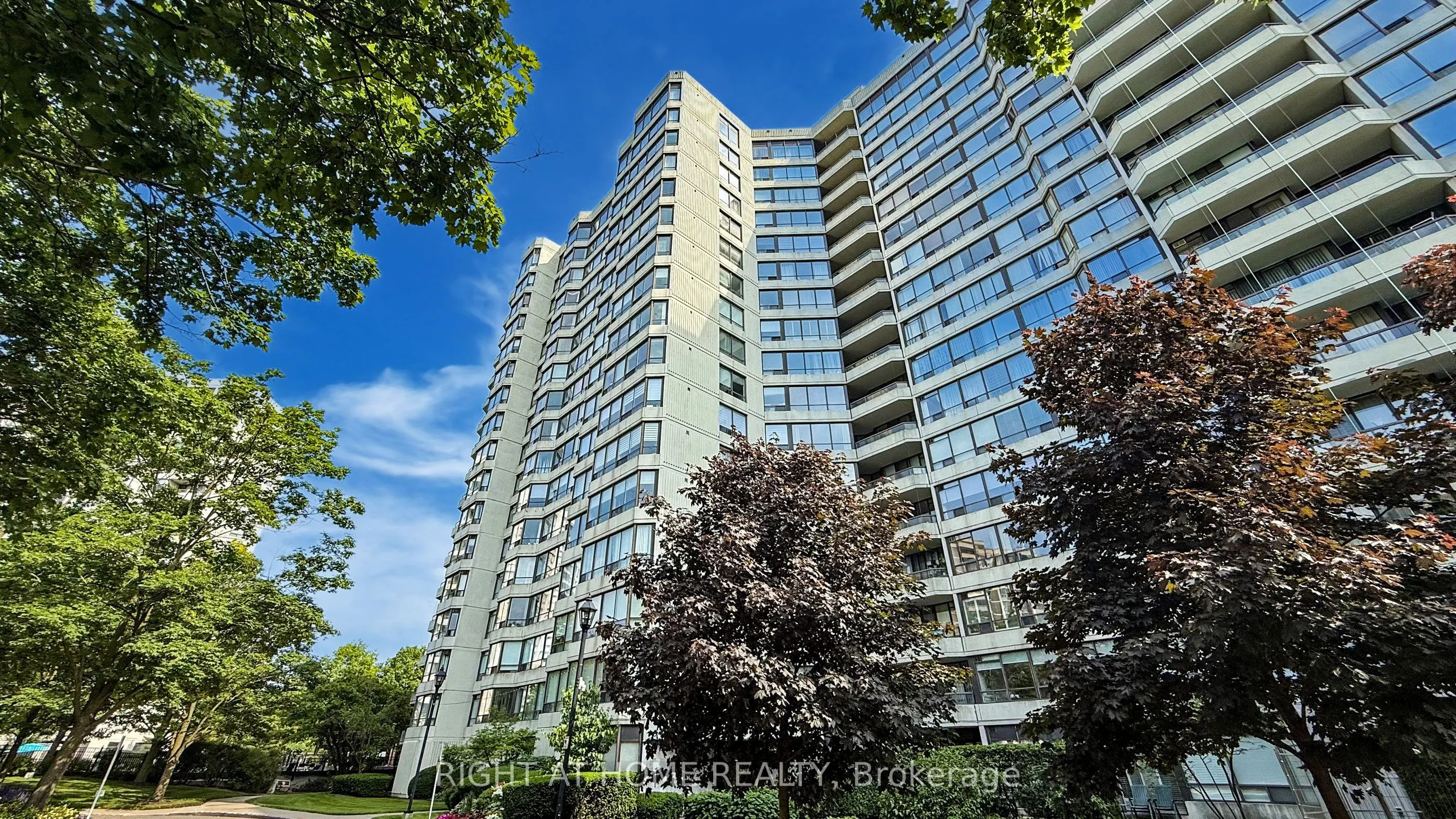 1121 Steeles Avenue W, #PH202