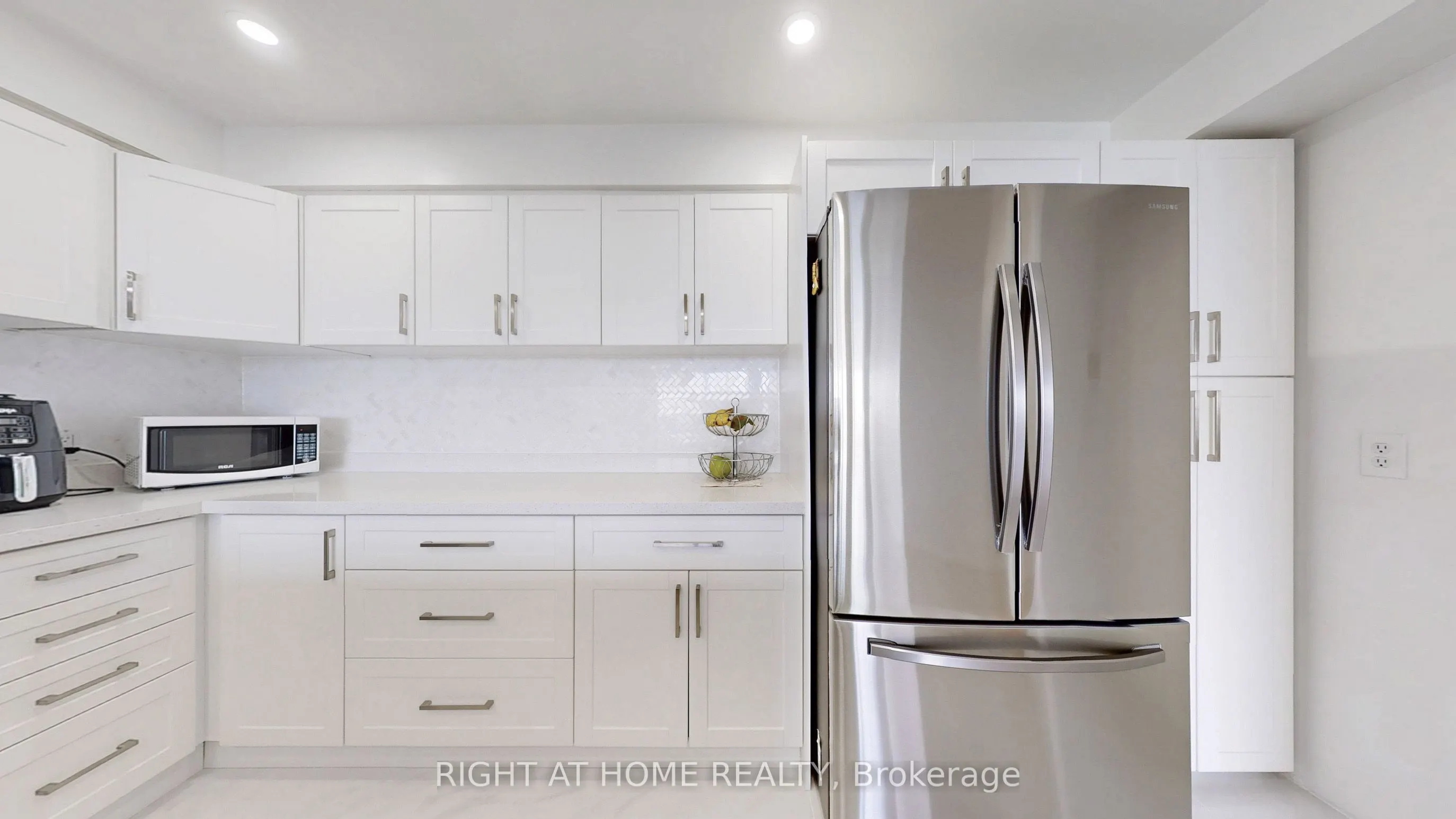 1121 Steeles Avenue W, #PH202