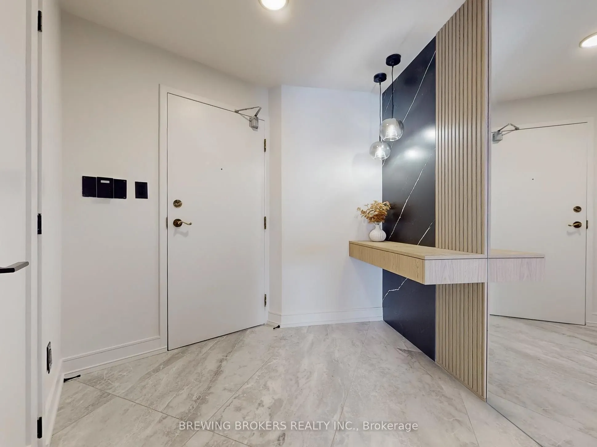 85 Skymark Drive, #501
