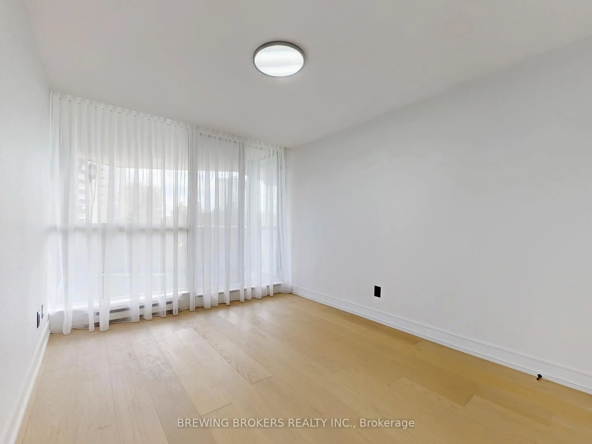 85 Skymark Drive, #501