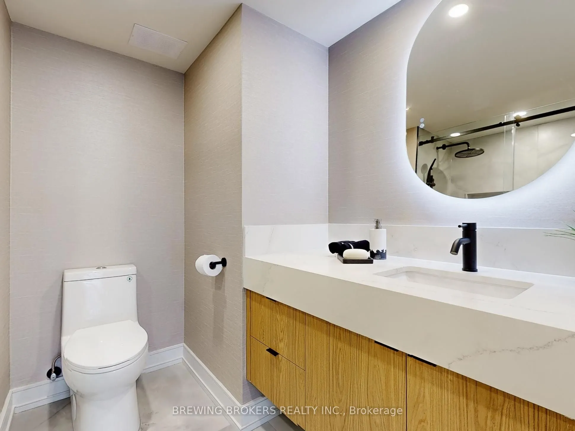 85 Skymark Drive, #501