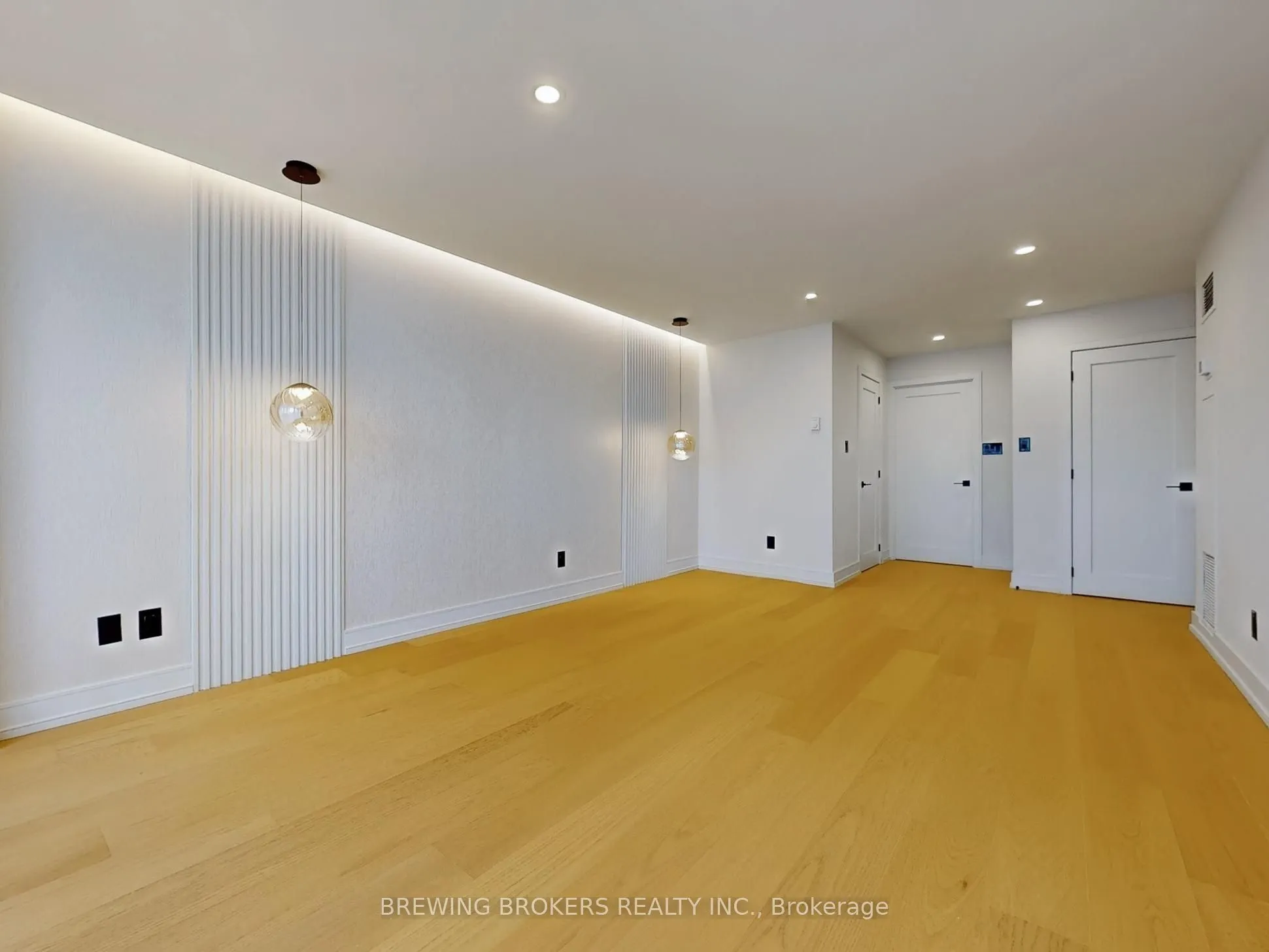 85 Skymark Drive, #501