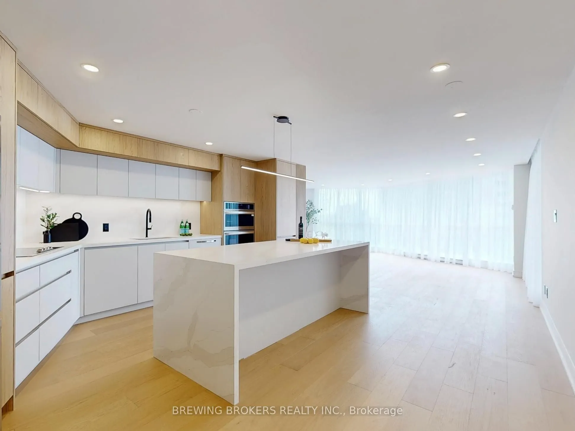 85 Skymark Drive, #501