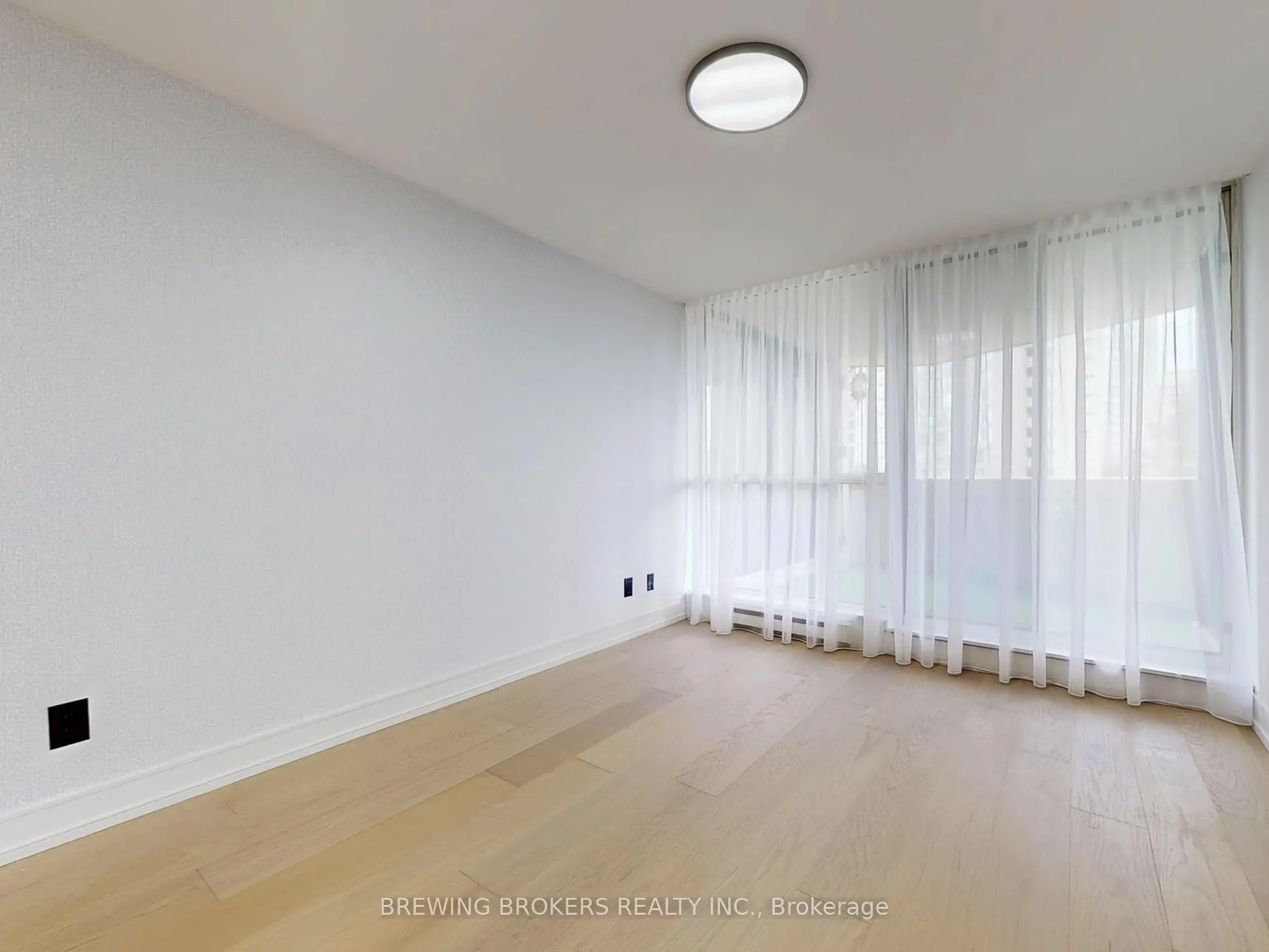 85 Skymark Drive, #501
