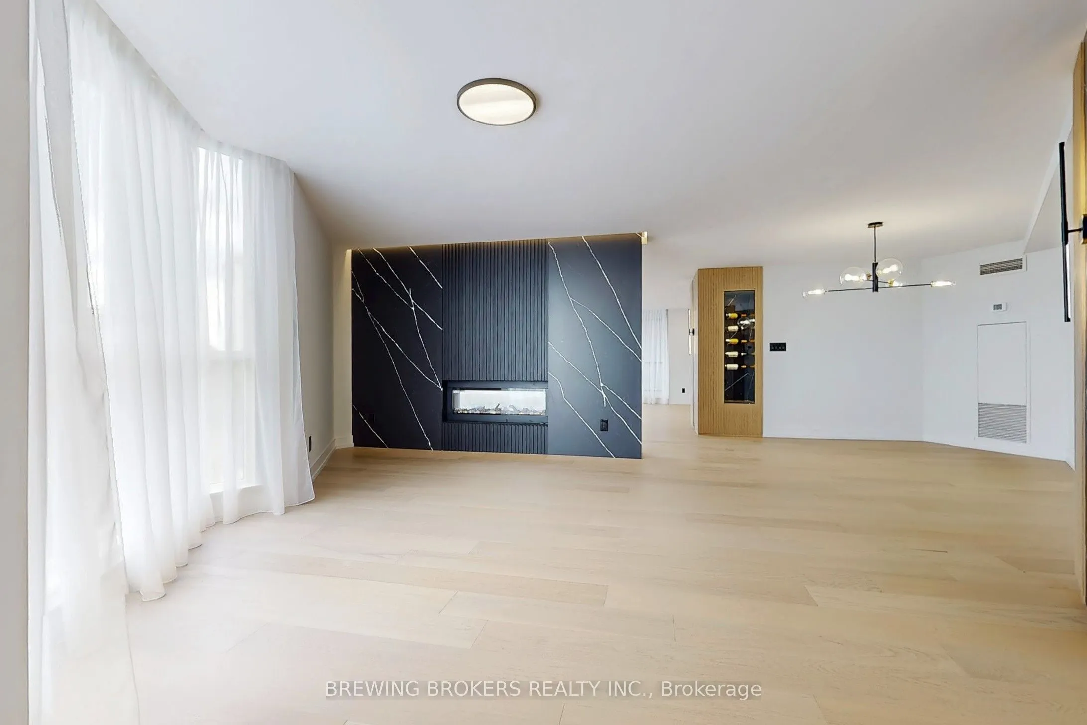 85 Skymark Drive, #501
