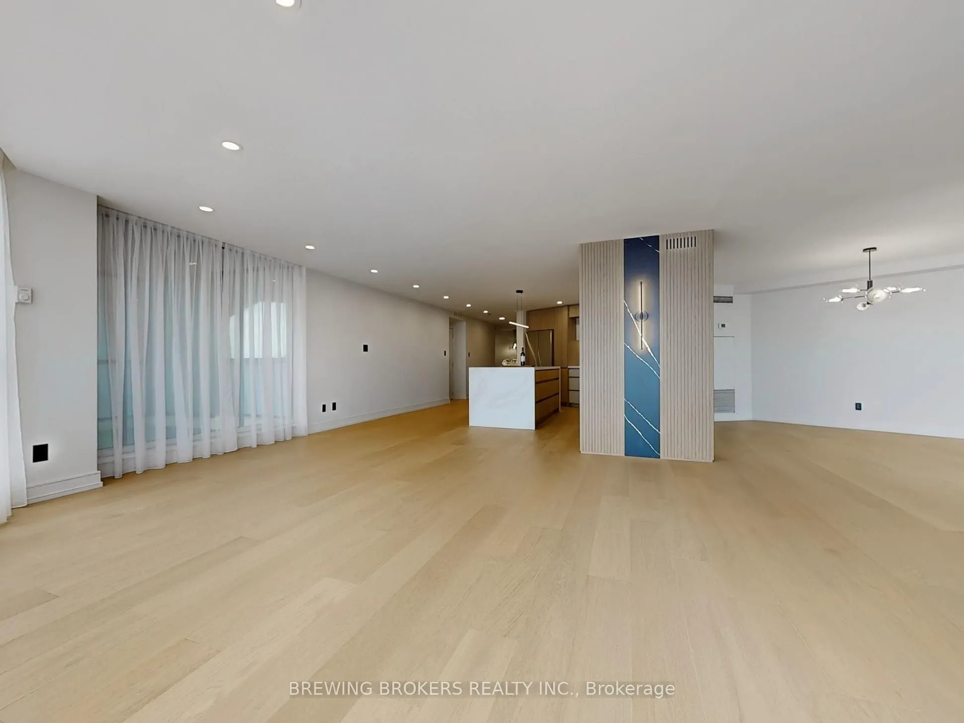 85 Skymark Drive, #501