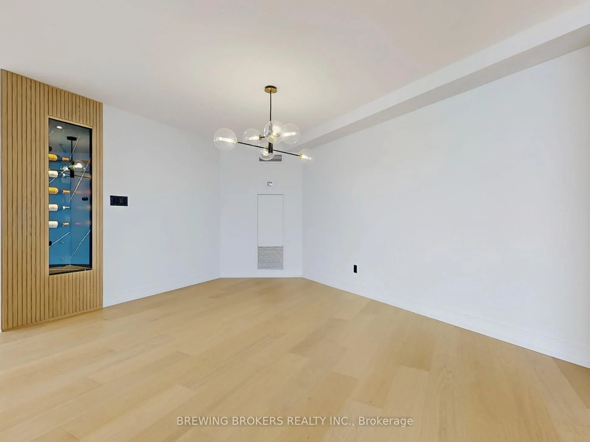 85 Skymark Drive, #501