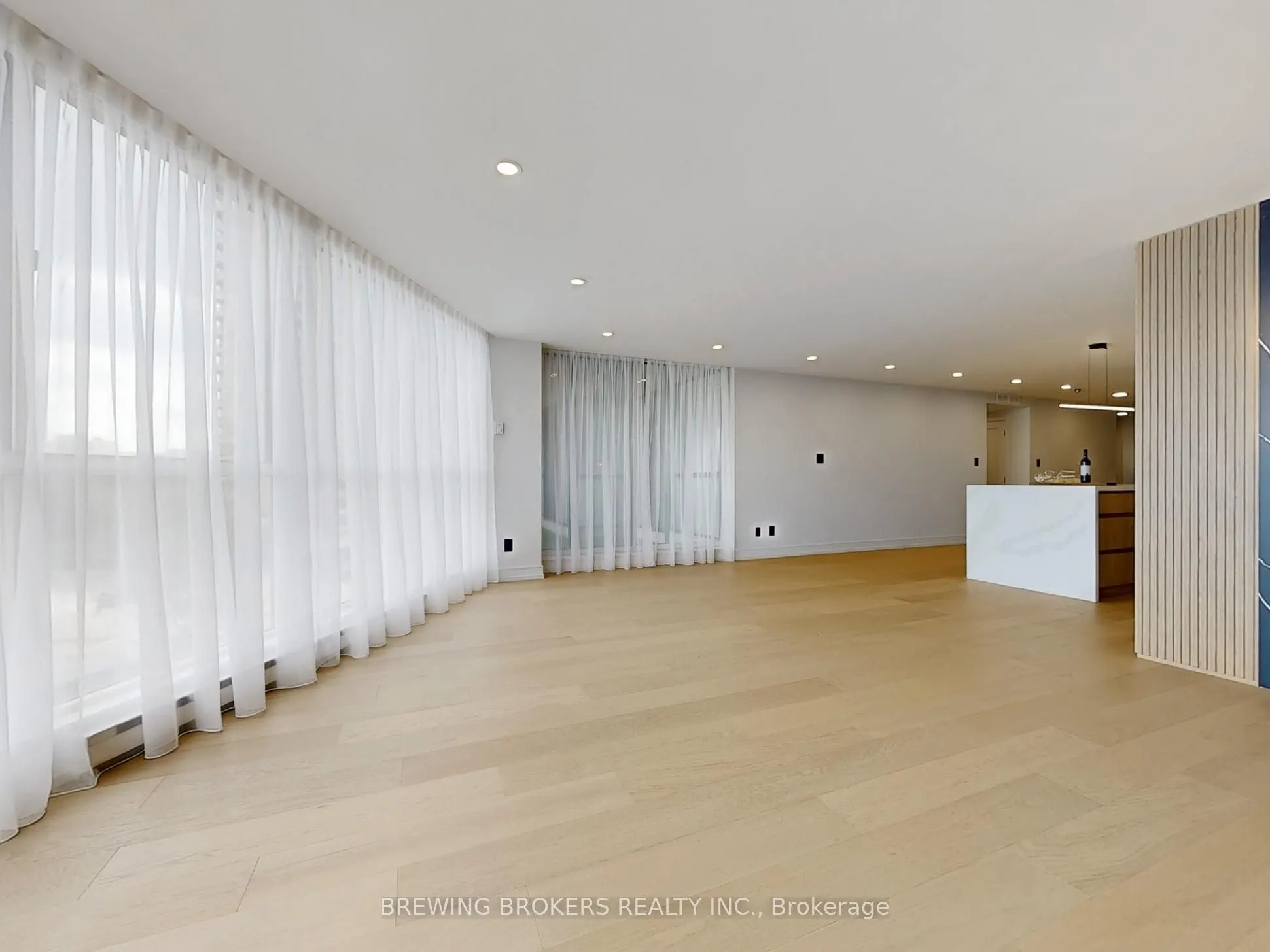 85 Skymark Drive, #501