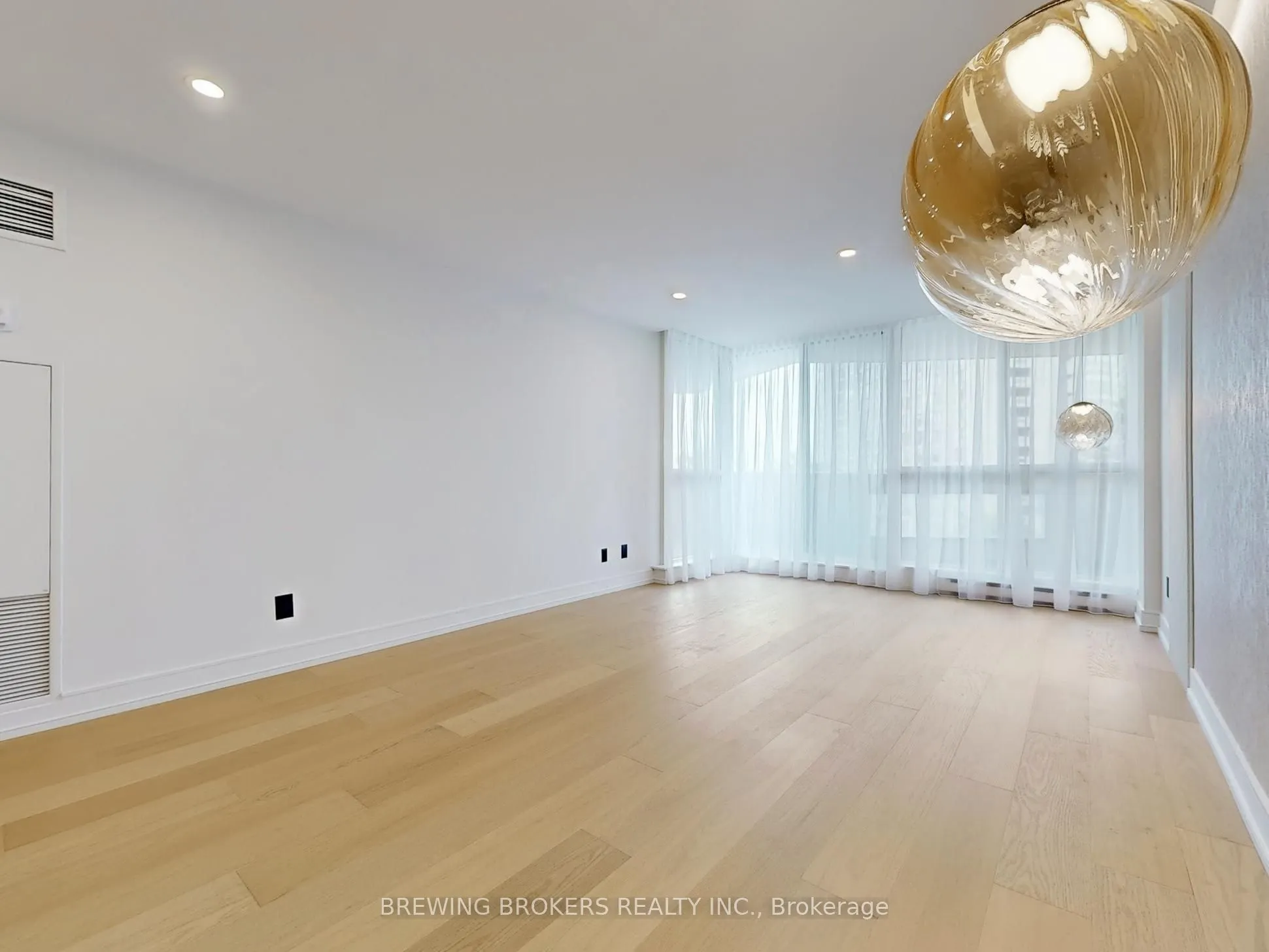 85 Skymark Drive, #501