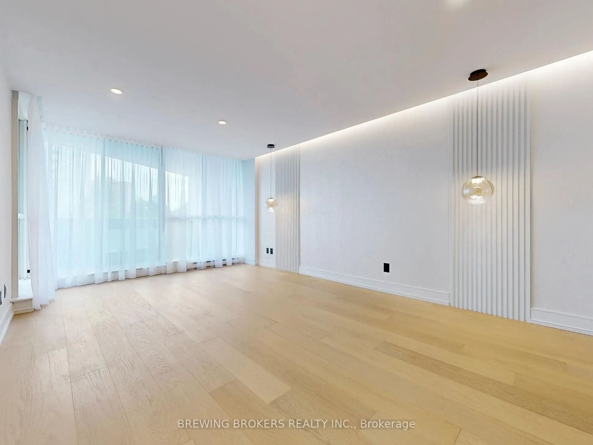85 Skymark Drive, #501