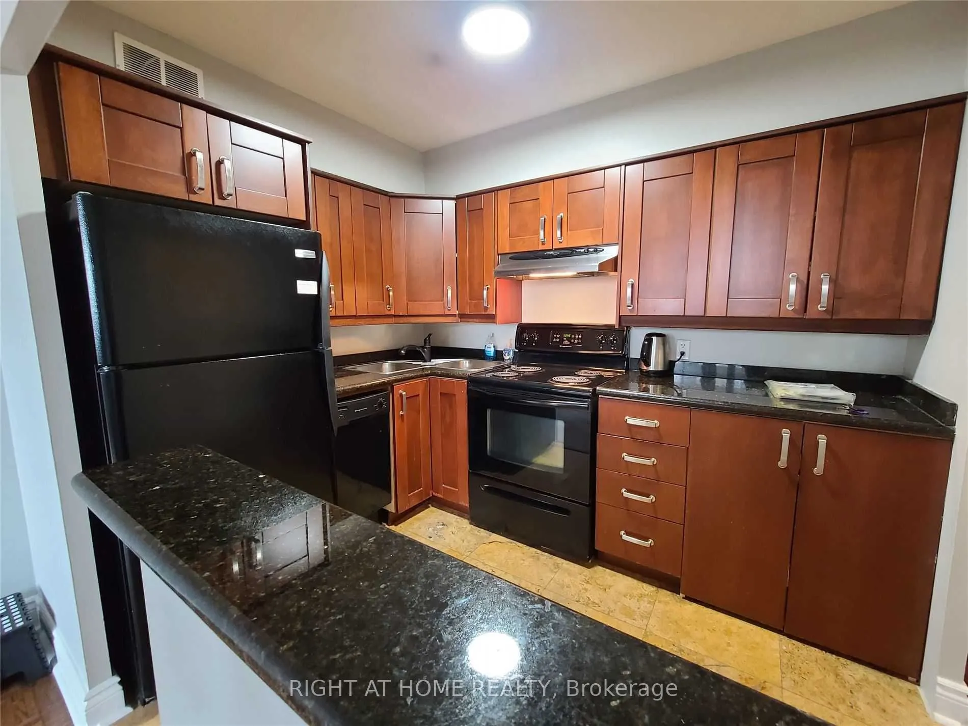 5949 Yonge Street, #206