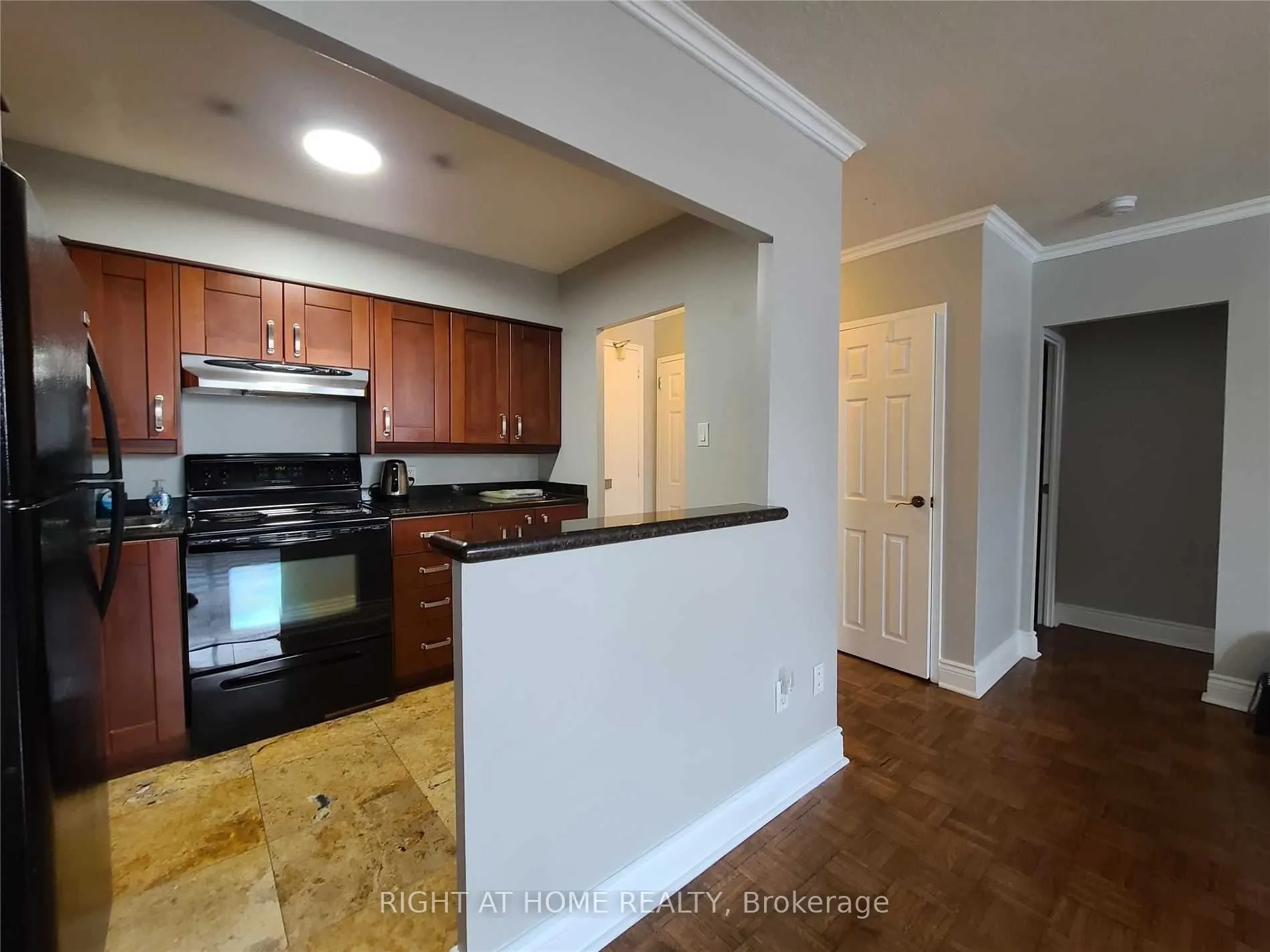 5949 Yonge Street, #206