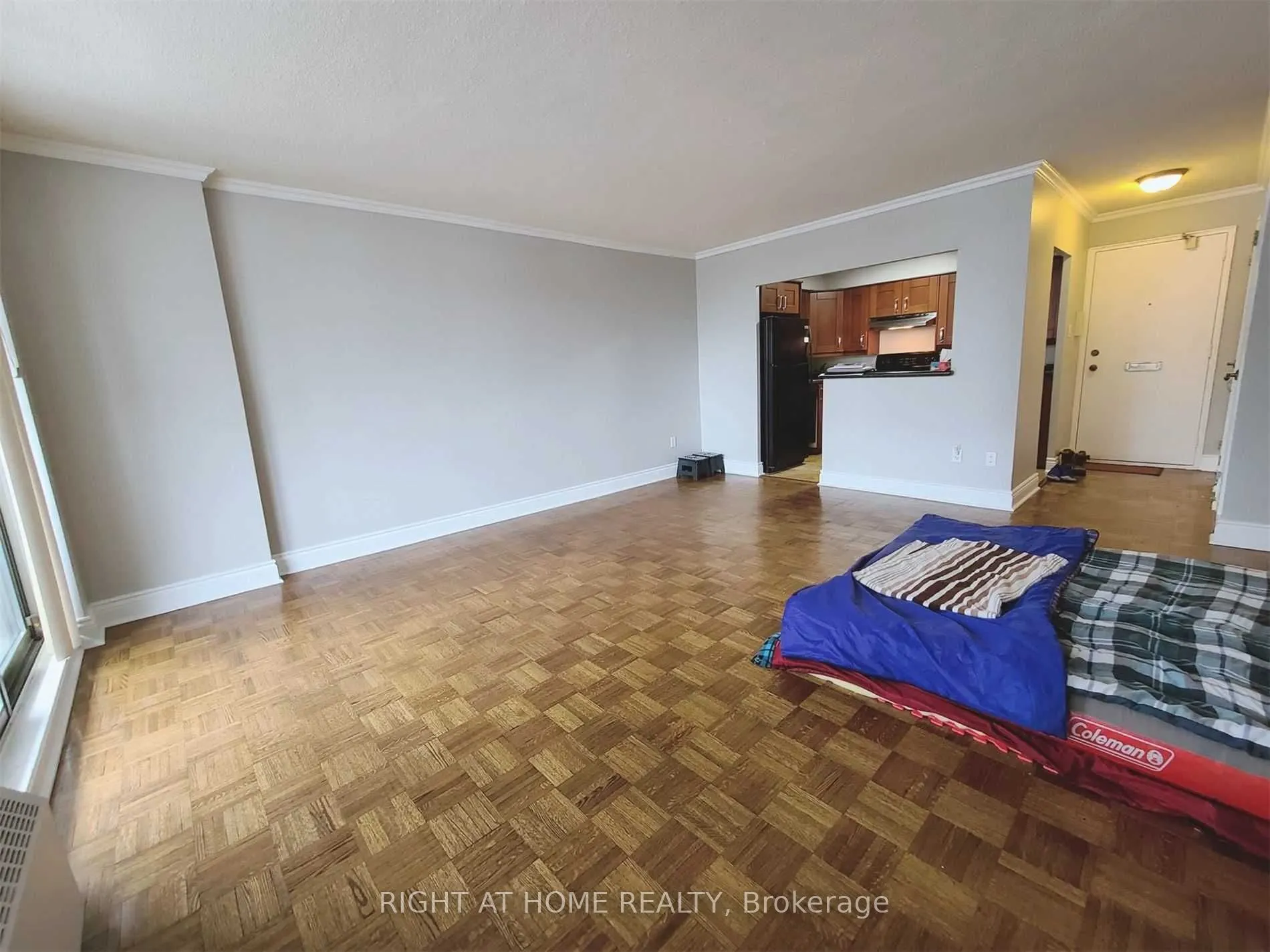 5949 Yonge Street, #206