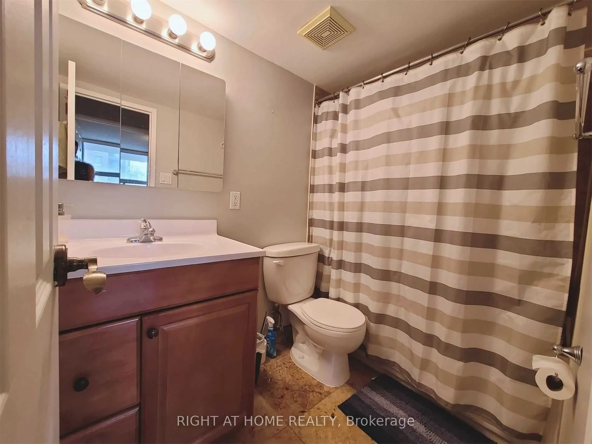 5949 Yonge Street, #206