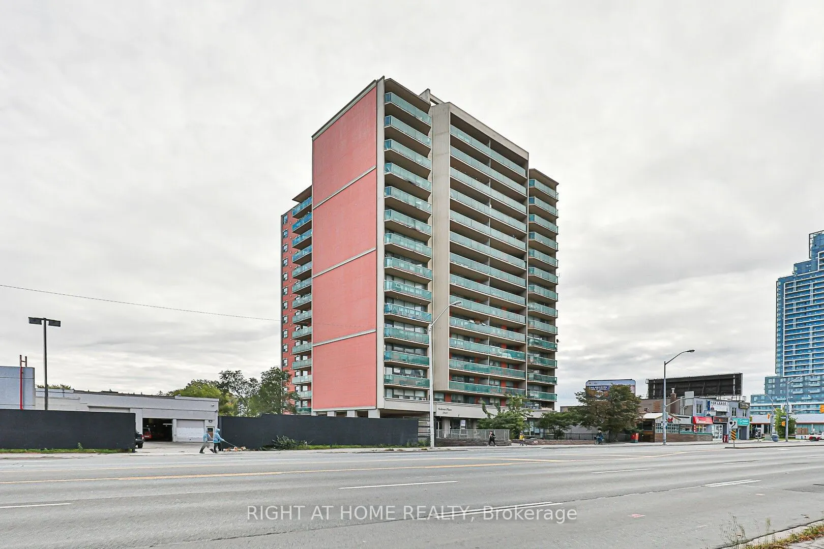 5949 Yonge Street, #206