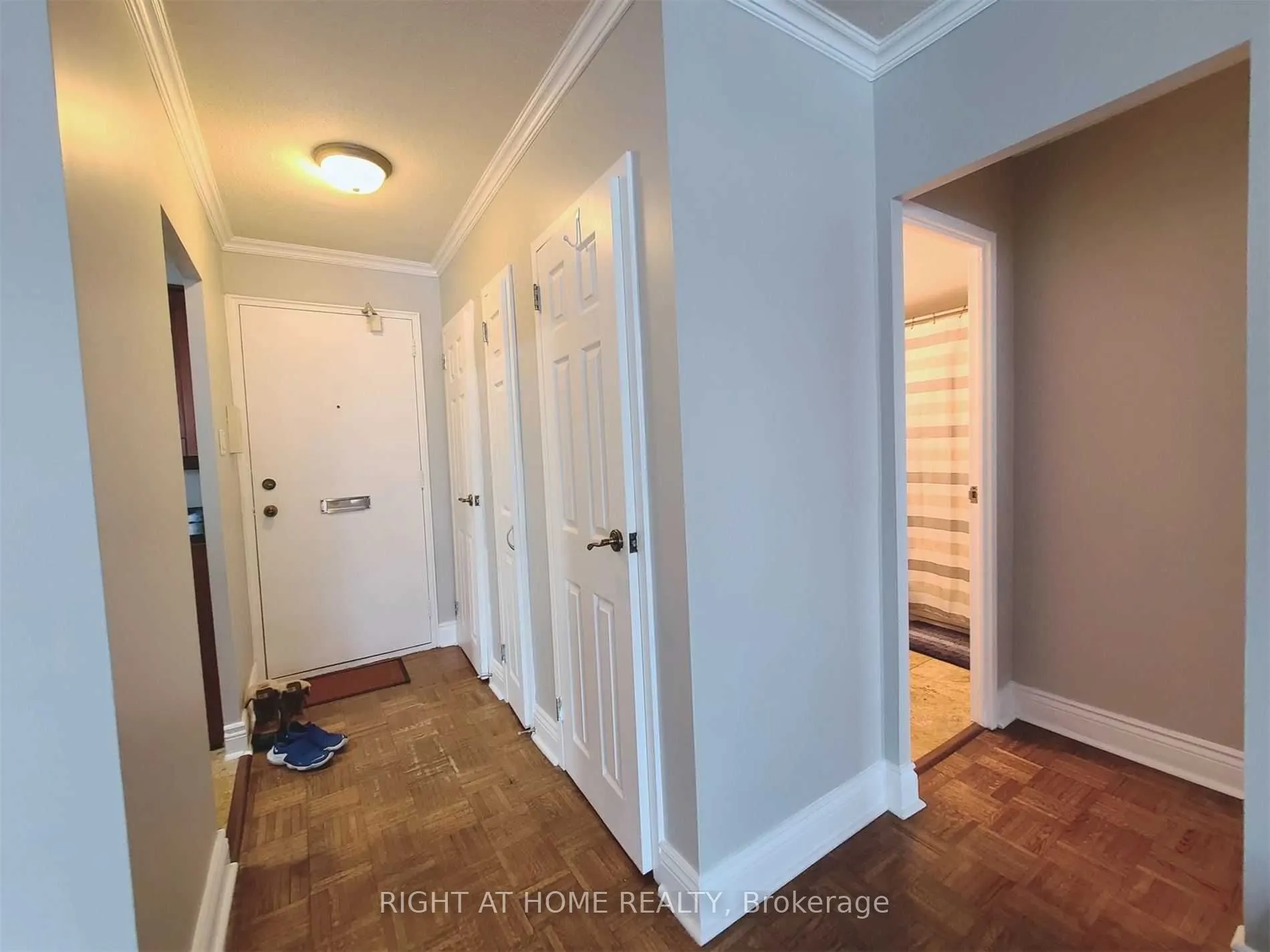 5949 Yonge Street, #206