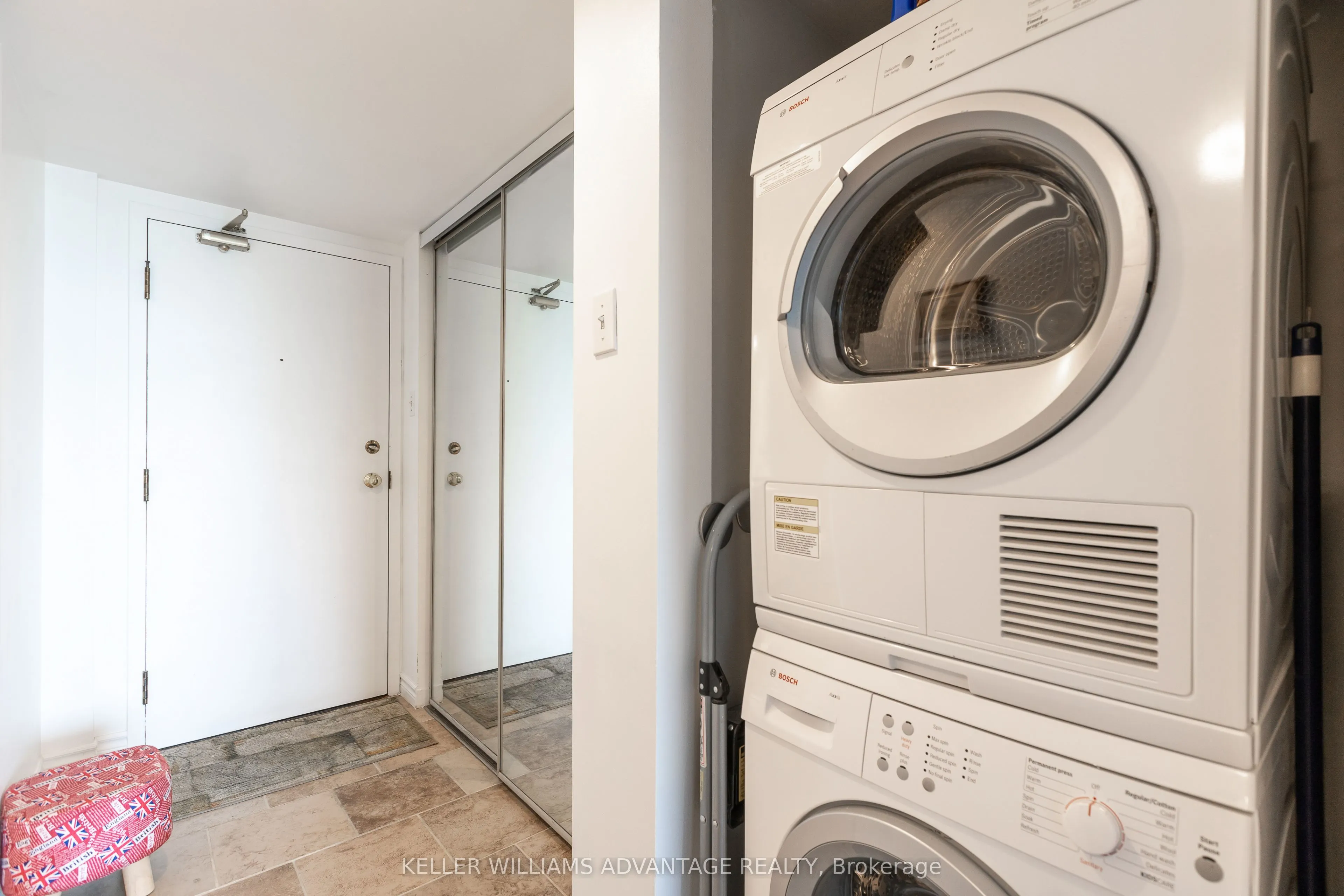 117 Gerrard Street E #404