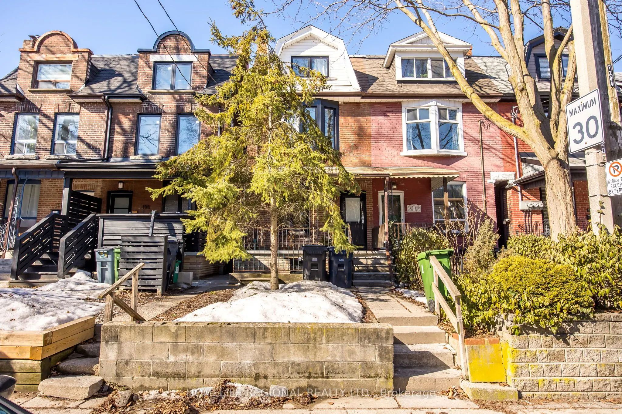 200 Roxton Road