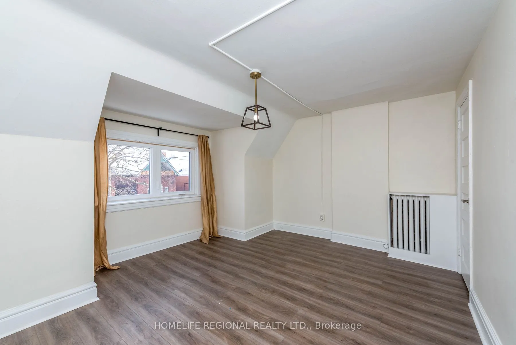 200 Roxton Road