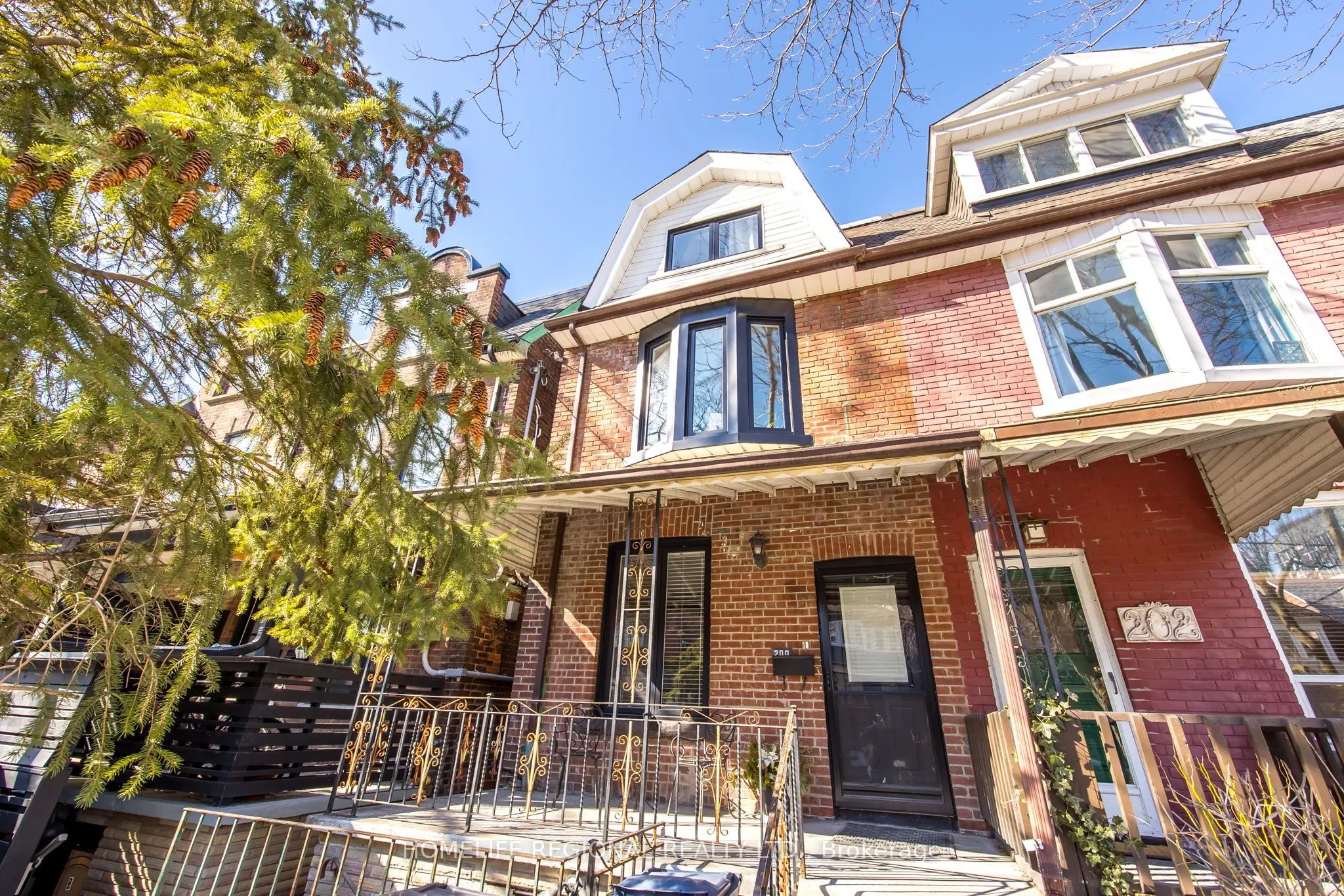 200 Roxton Road