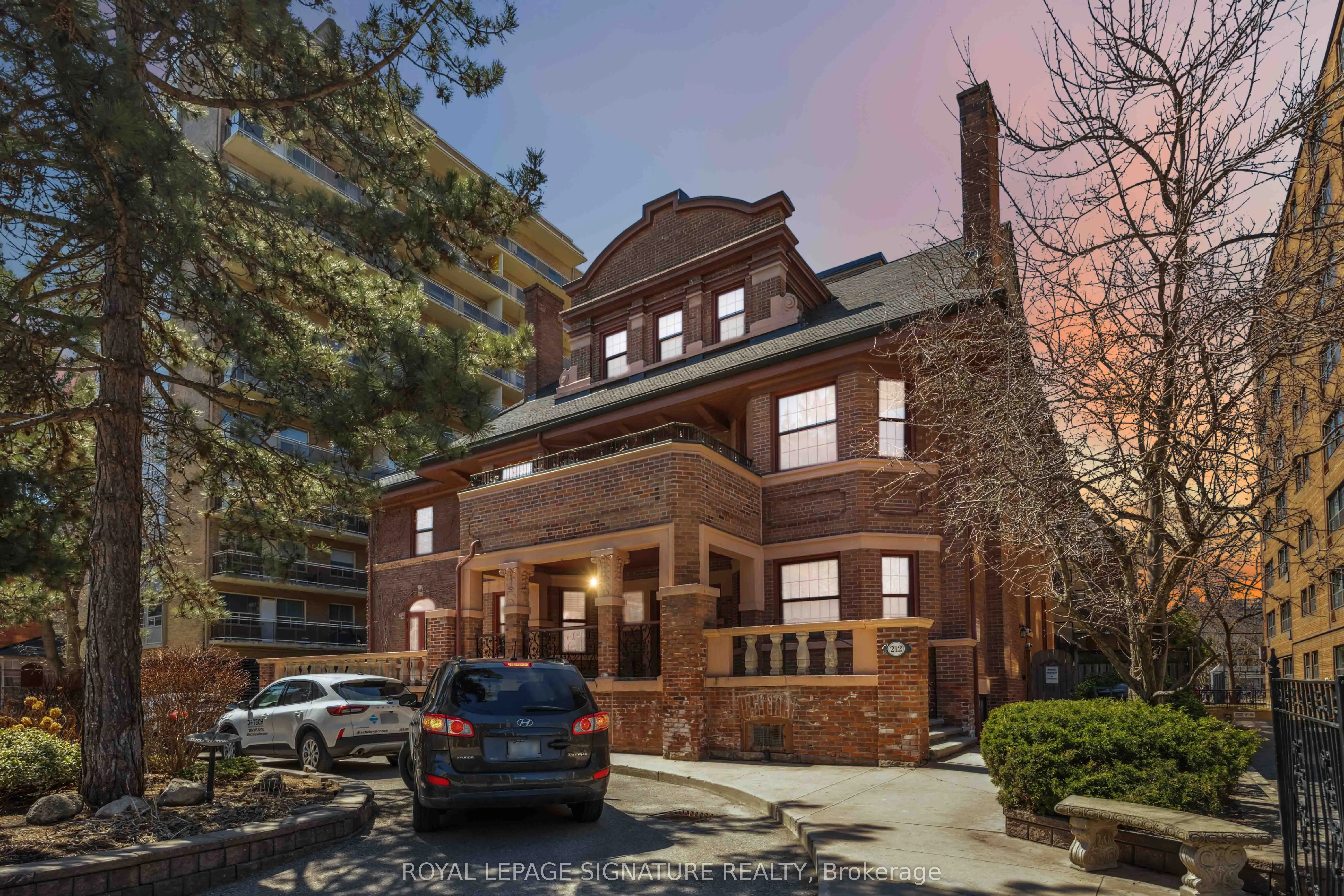 212 St. George Street, #201