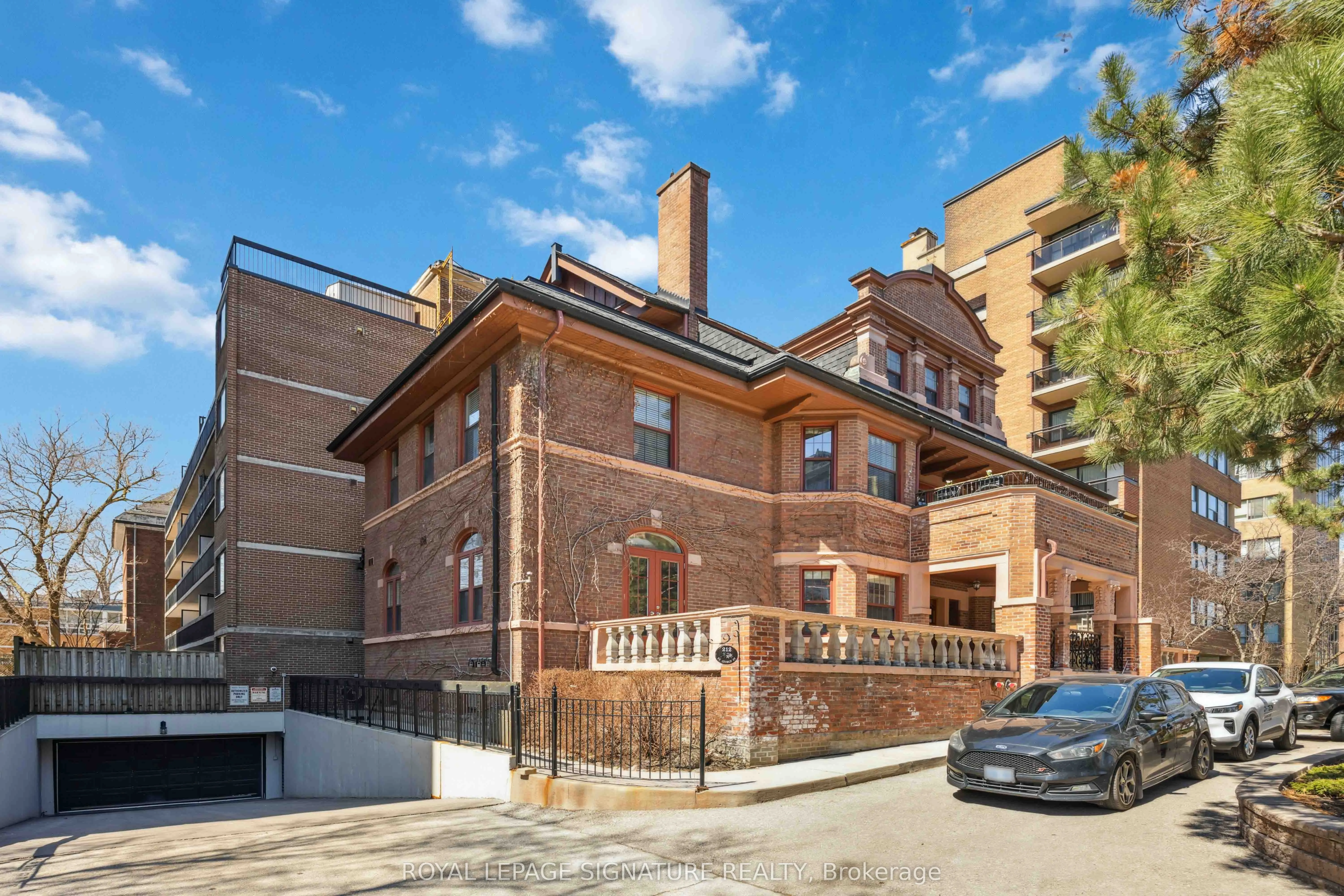 212 St. George Street, #201
