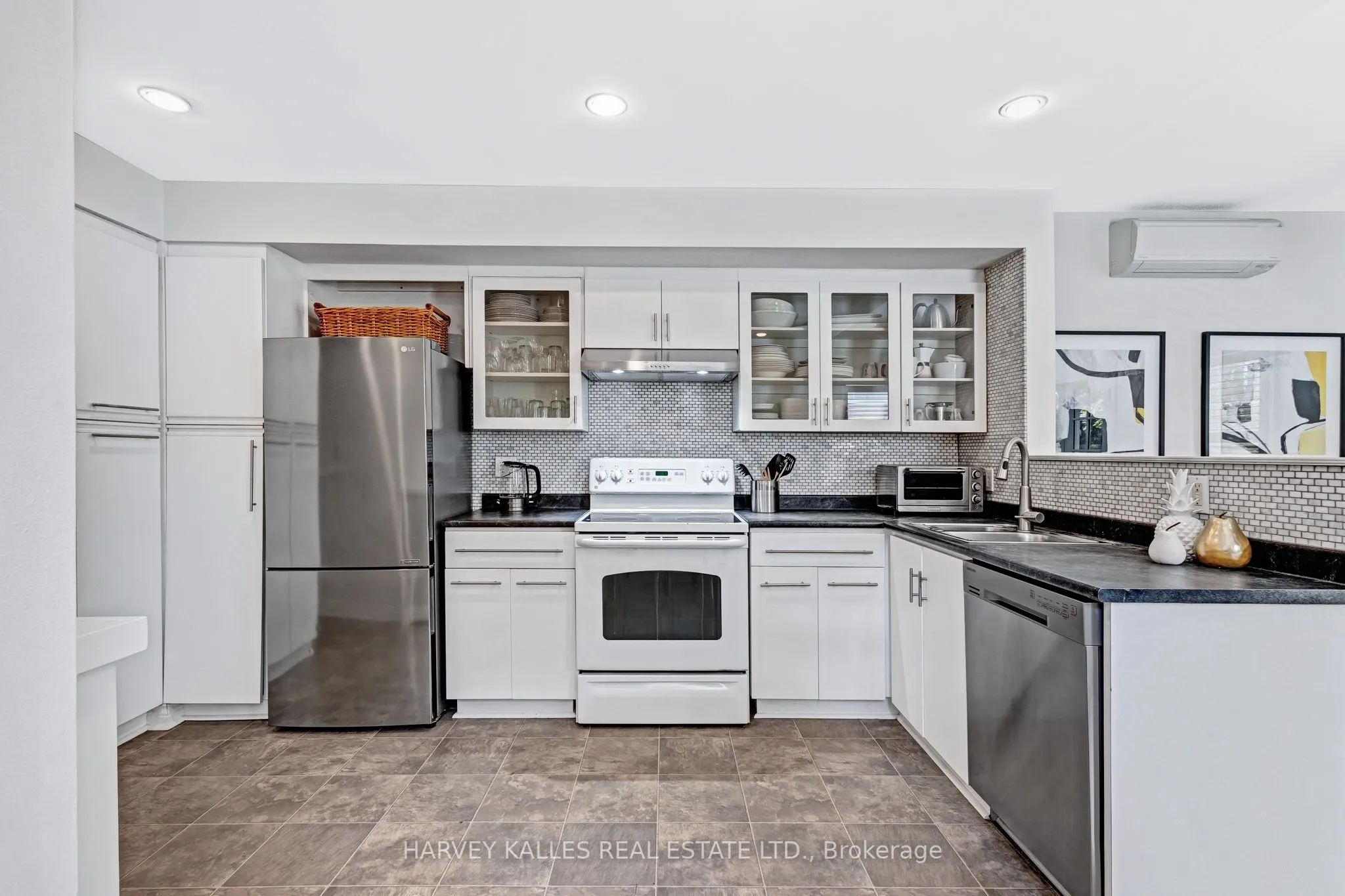 311 Rosewell Avenue