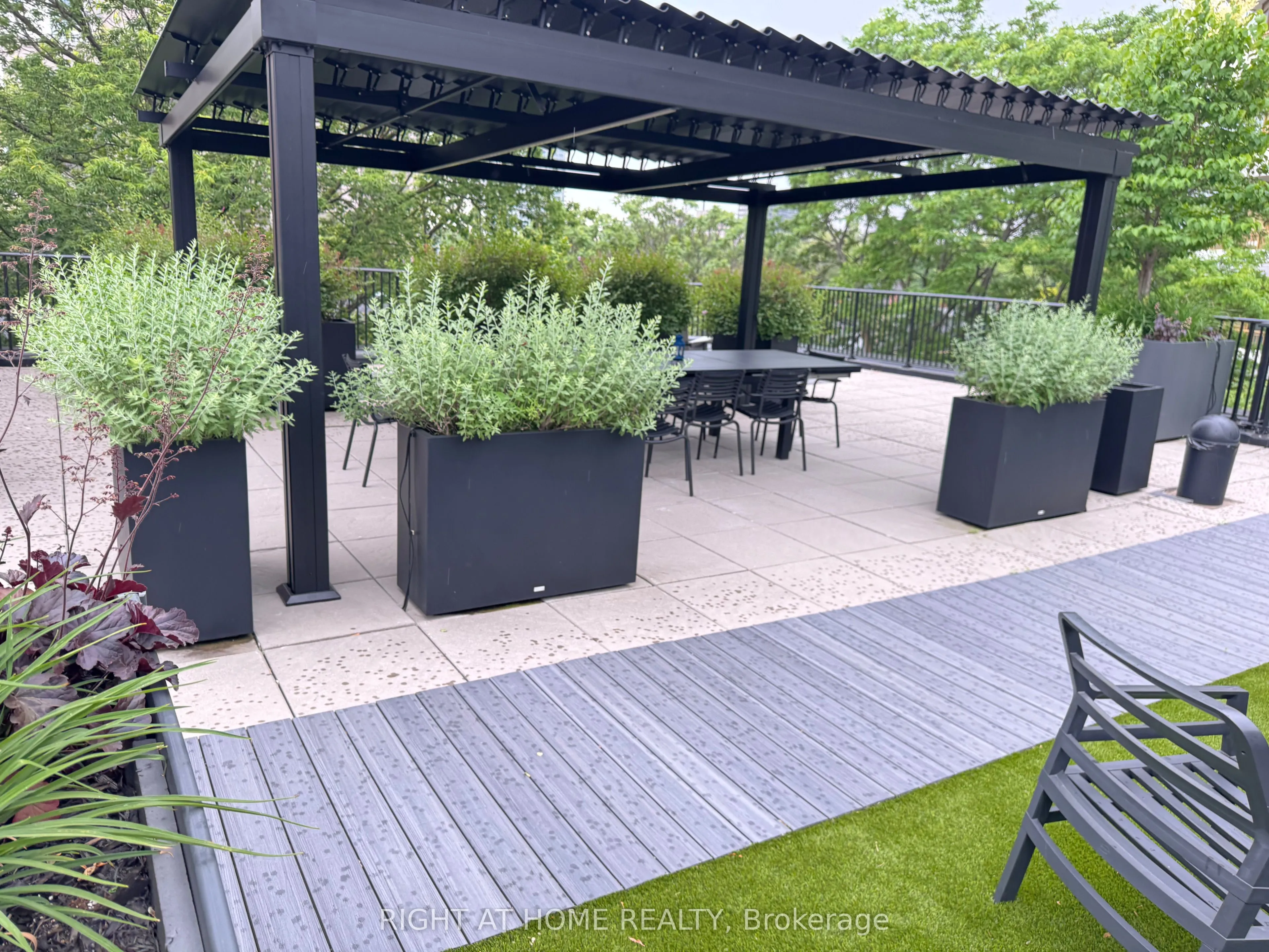 225 Davenport Road, #319