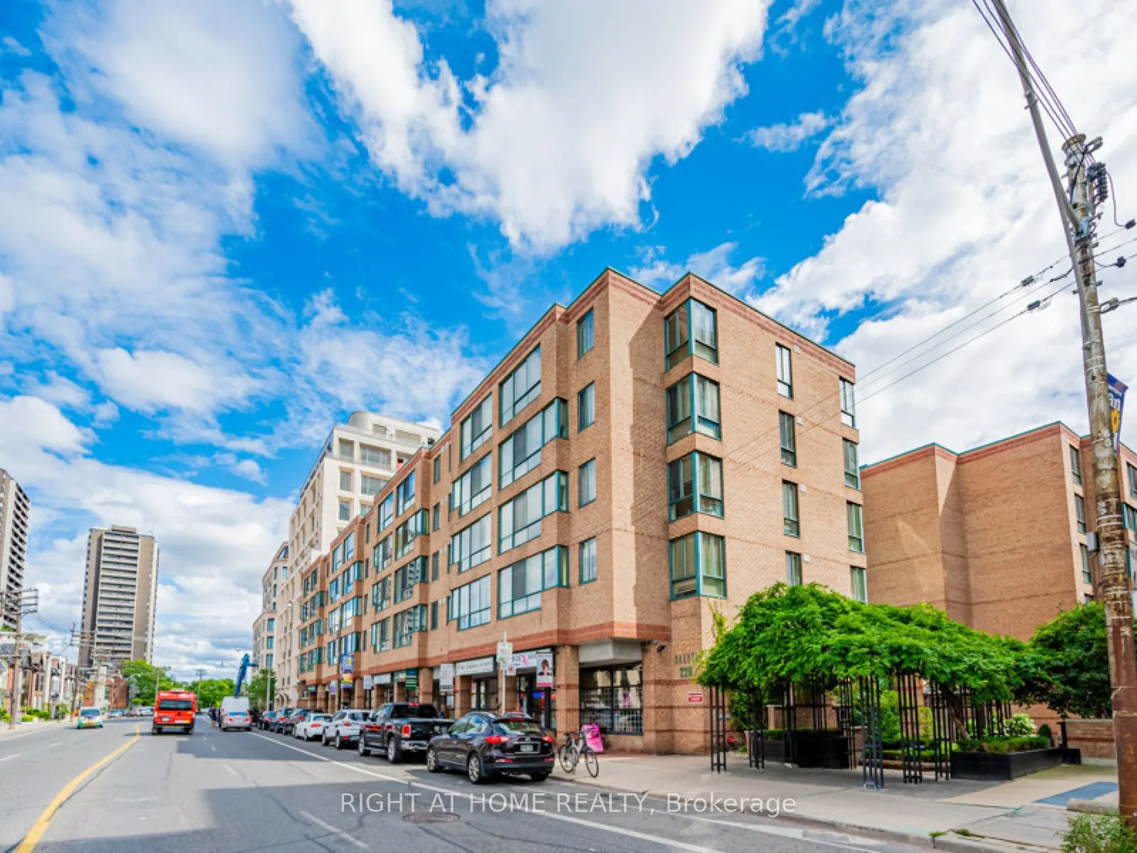 225 Davenport Road, #319