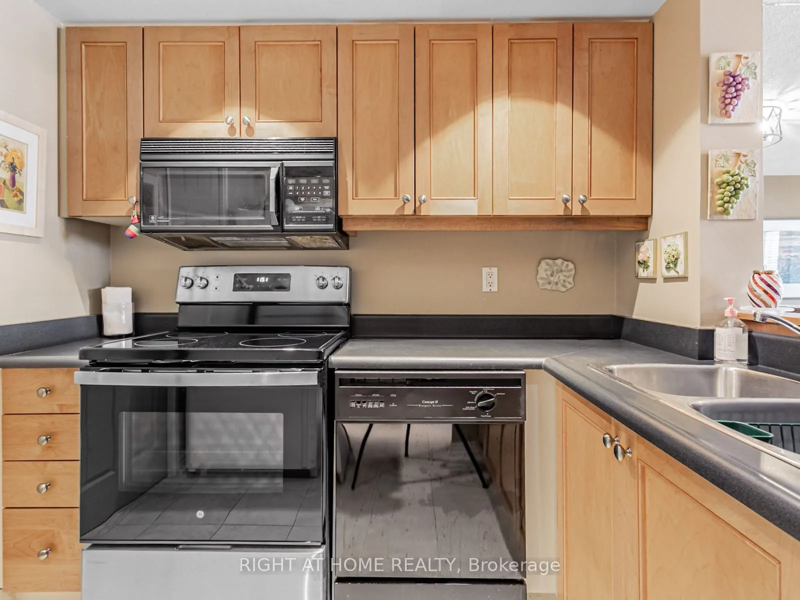 225 Davenport Road, #319