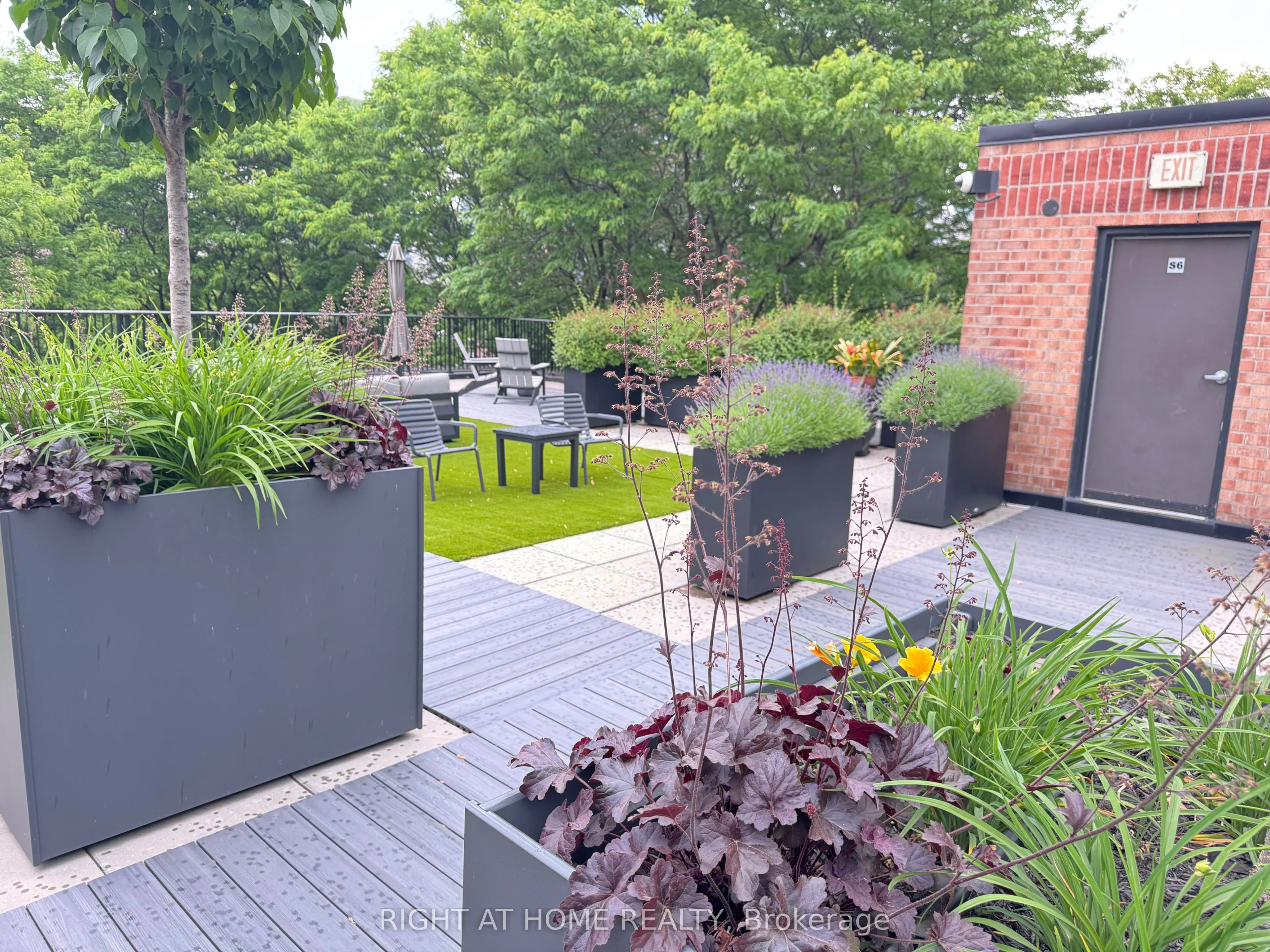 225 Davenport Road, #319